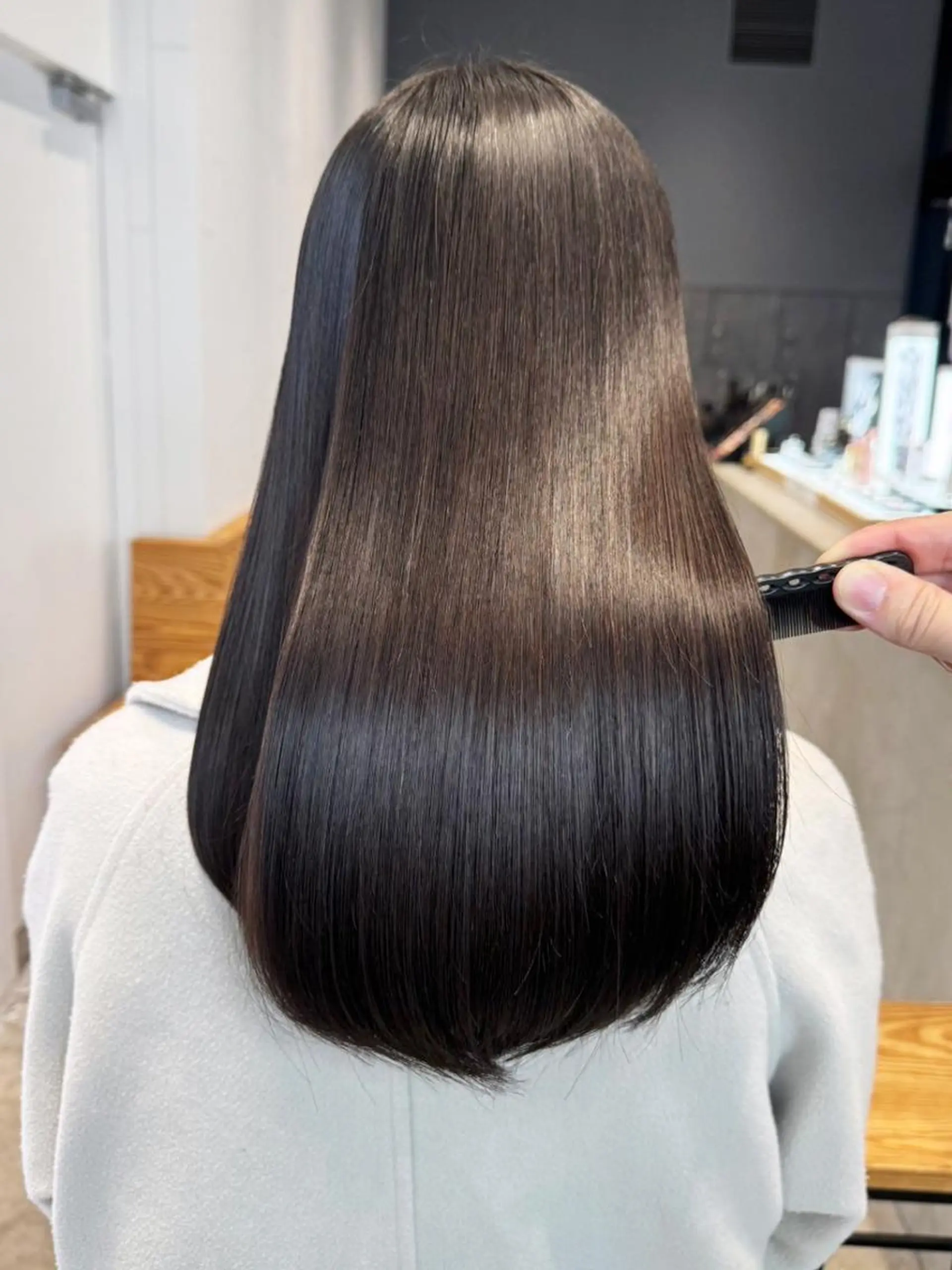 カラー セミロング 顔まわりレイヤー 顔周りカット 韓国風ヘア レイヤーカット おくれ毛 カット ヘアカラー トリートメント ITbyALBUM 八王子店のヘアスタイル