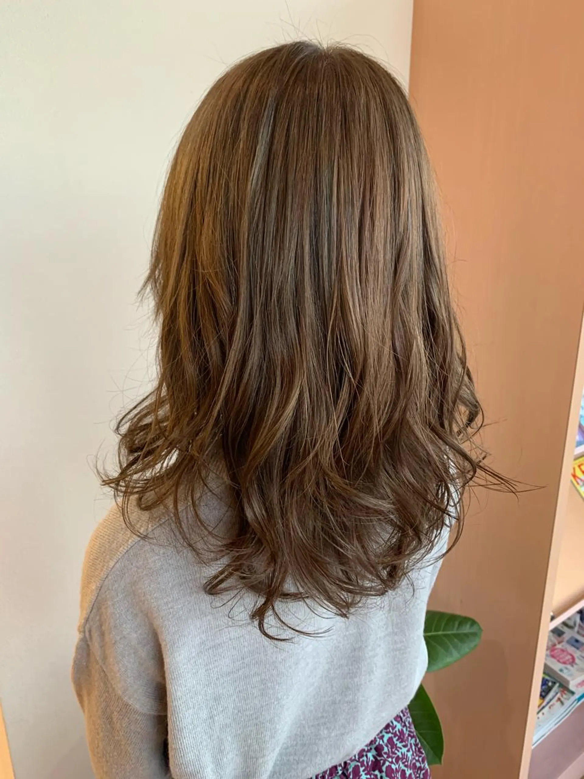 セミロング ヘアカラー トリートメント karen ☺︎のヘアスタイル