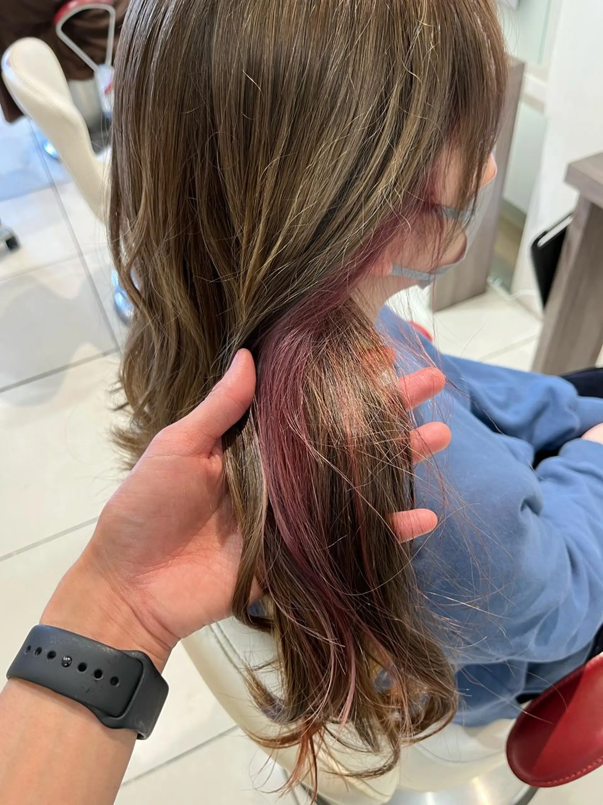 ミディアム カラー ヘアアレンジ ベージュカラー ミルクティーベージュ ピンクカラー Lupinus所属・【艶カラー】石山拓人 /ブリーチのヘアスタイル