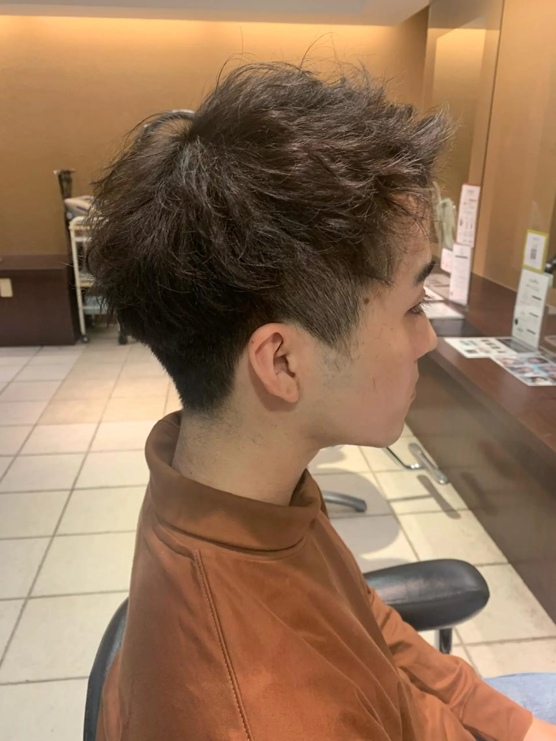 ショート メンズ ヘアカラー 森岡 陸のヘアスタイル