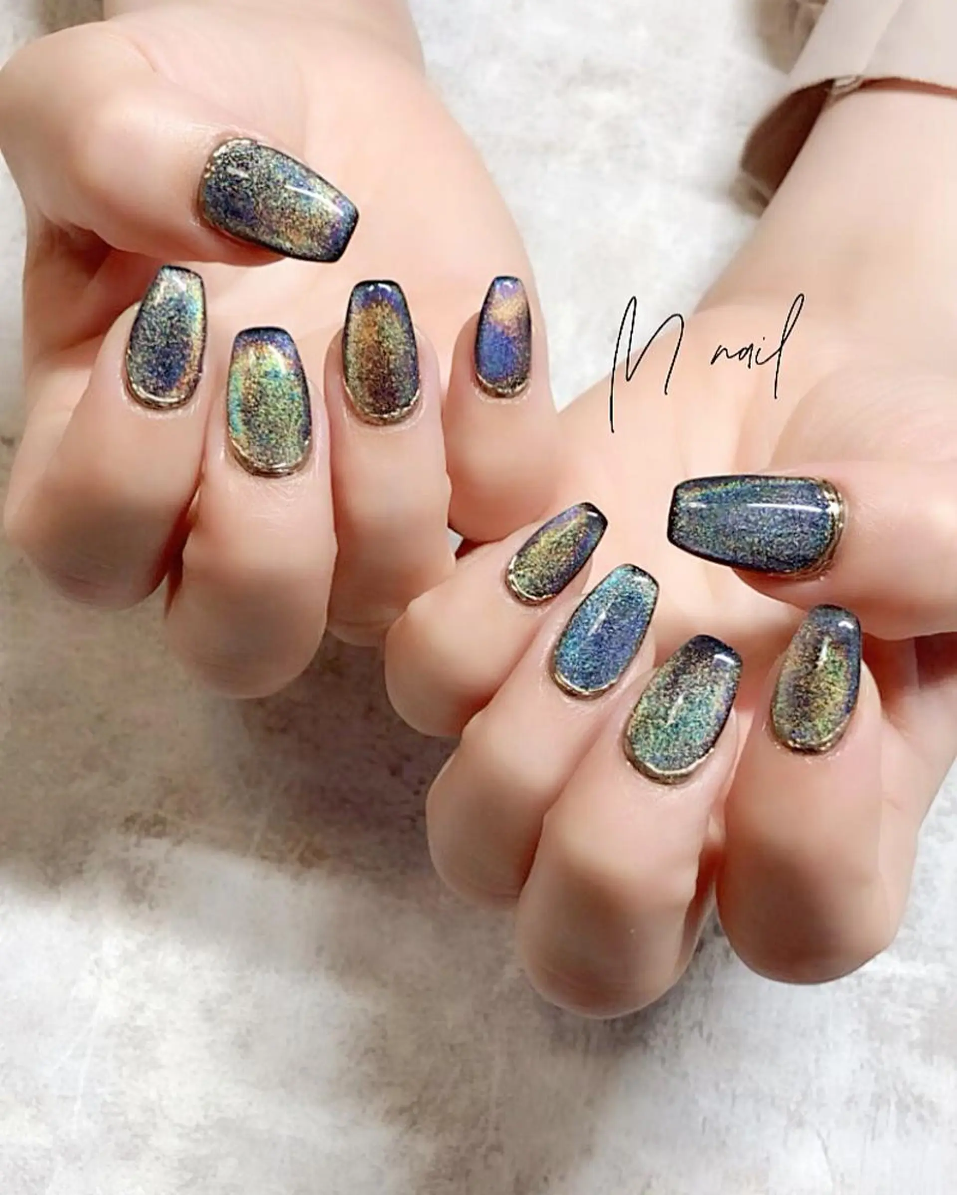 ネイル ゴールド マグネットネイル ミラーネイル Home salon M nailのネイルデザイン