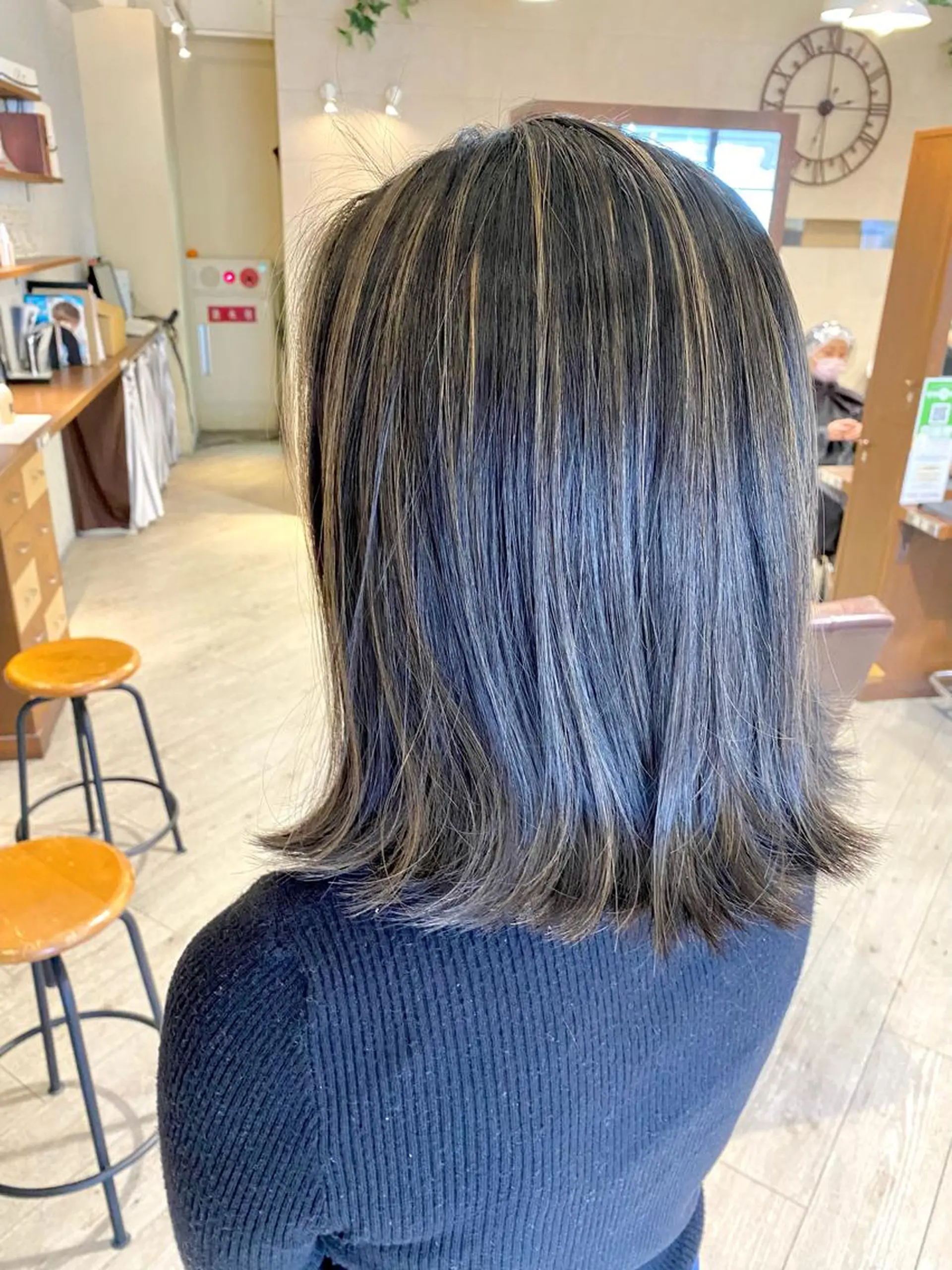 ミディアム カット ヘアカラー 日野 和也のヘアスタイル