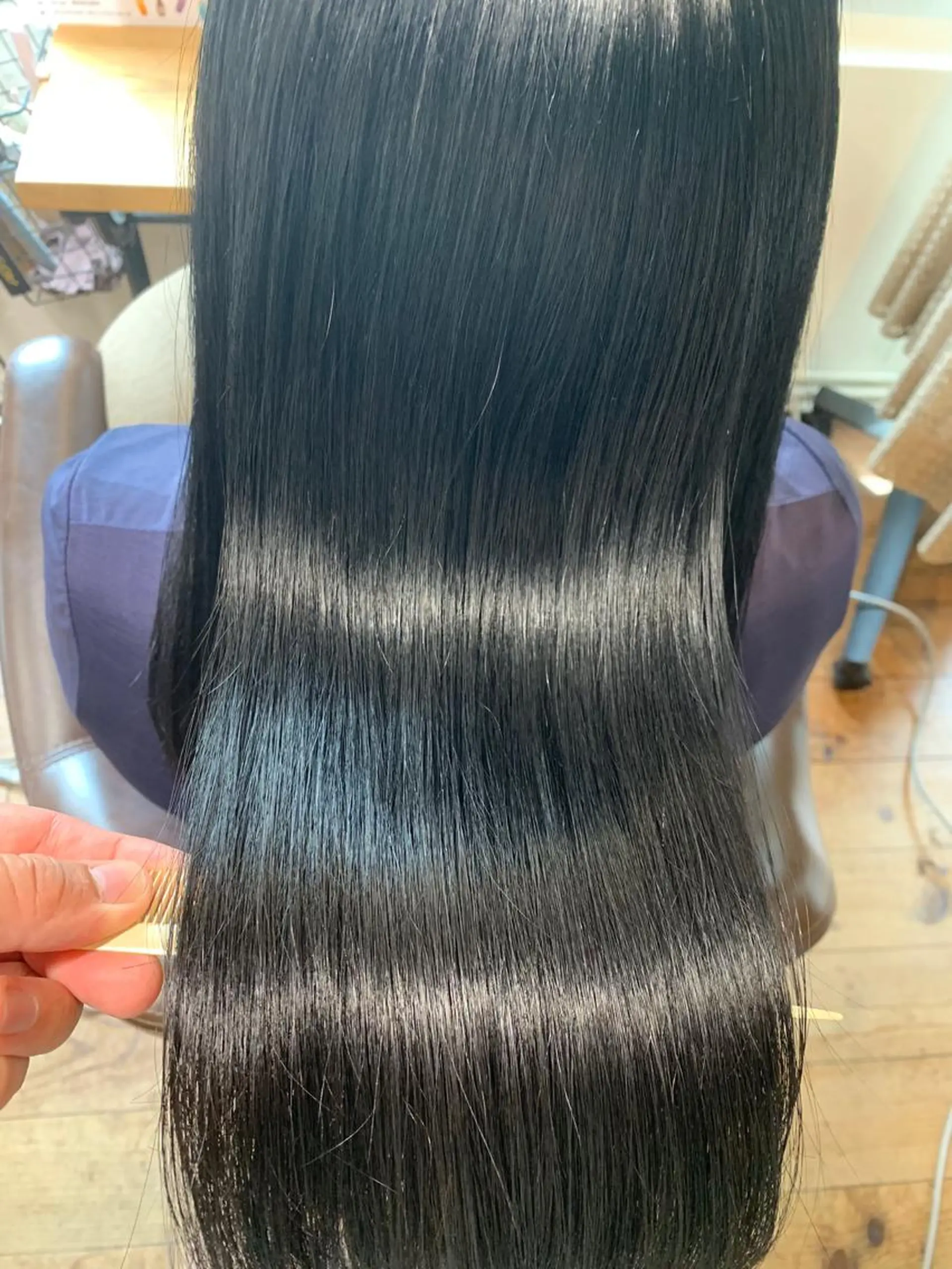 セミロング 凪の 旅先のヘアスタイル