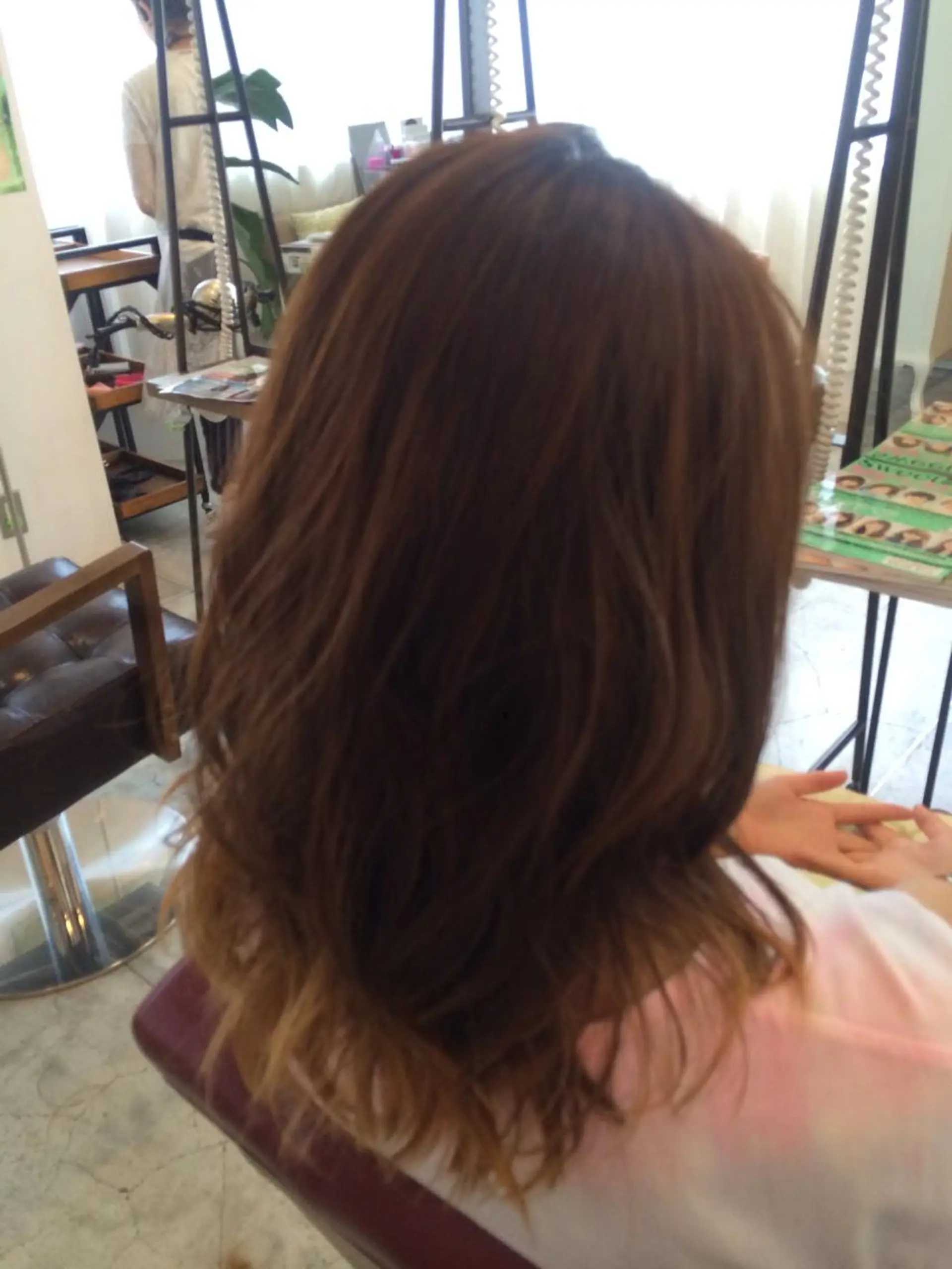 ミディアム セミロング カラー にった みずきのヘアスタイル