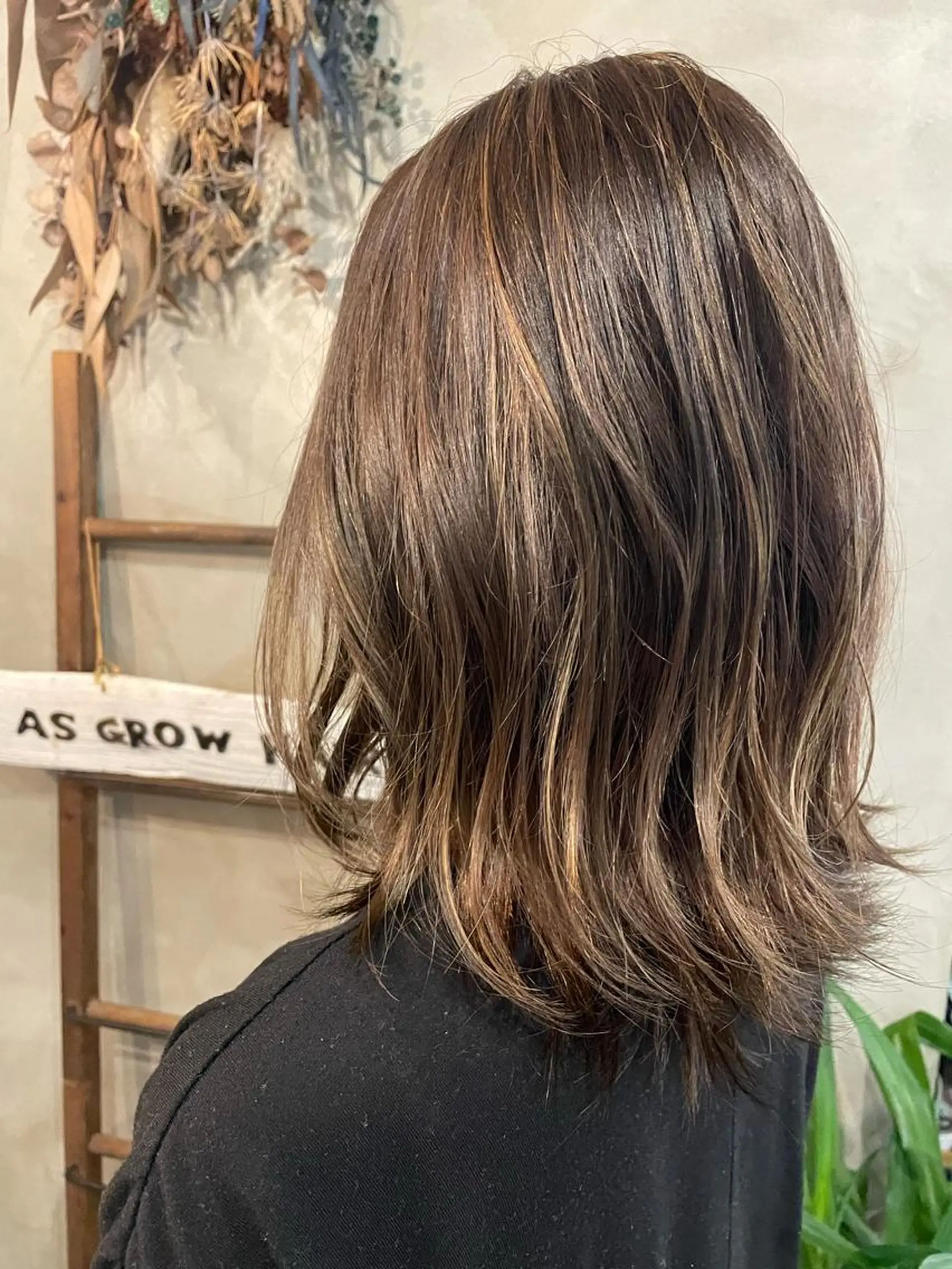 セミロング カラー ベージュカラー オリーブベージュ ASGROW'eclat(帯山店)所属・須惠 優理愛のヘアスタイル