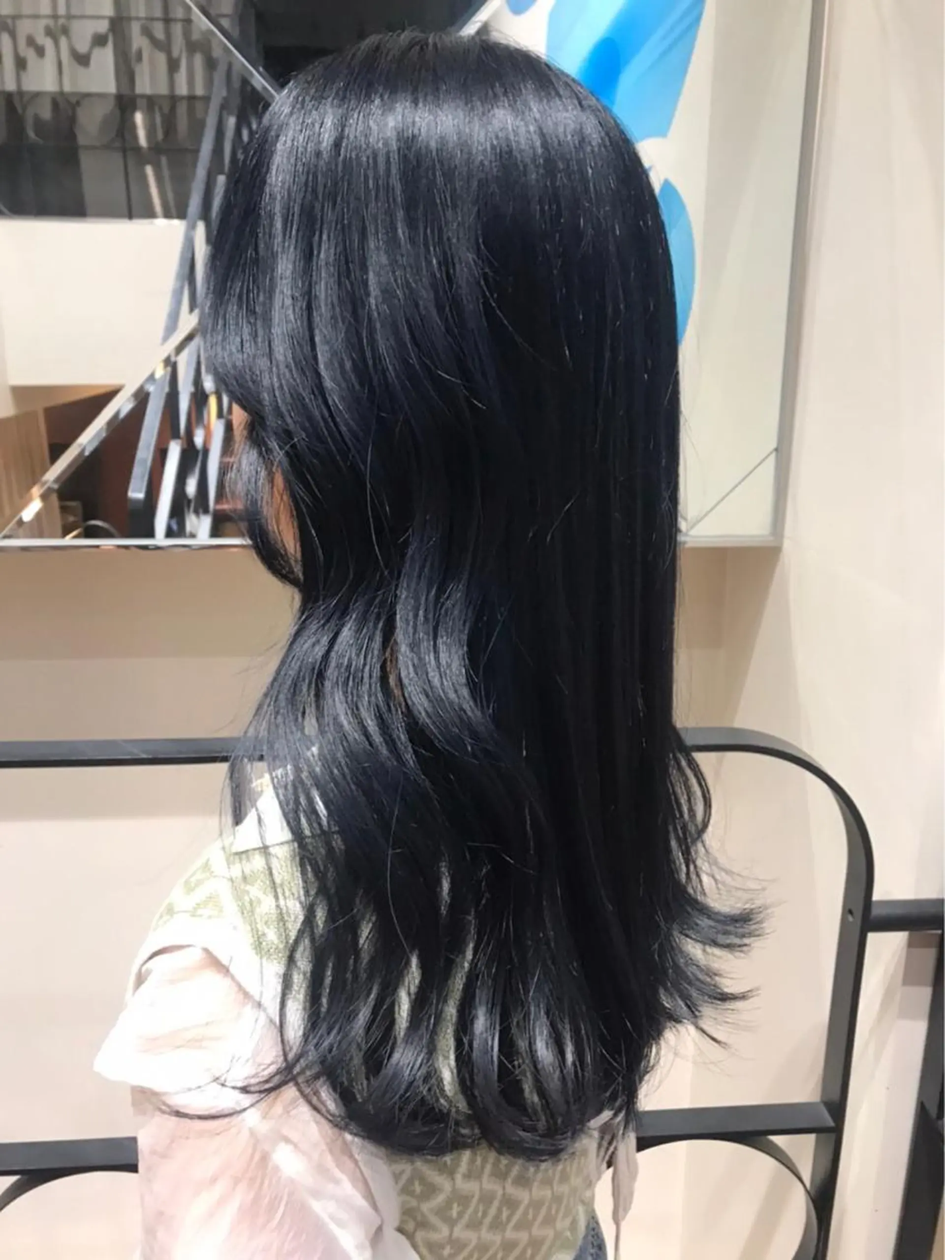 ロング カラー 黒髪 ブリーチ ブルーカラー ブルーブラック Rondo岐阜公式/ 岐阜No.1髪質改善のヘアスタイル