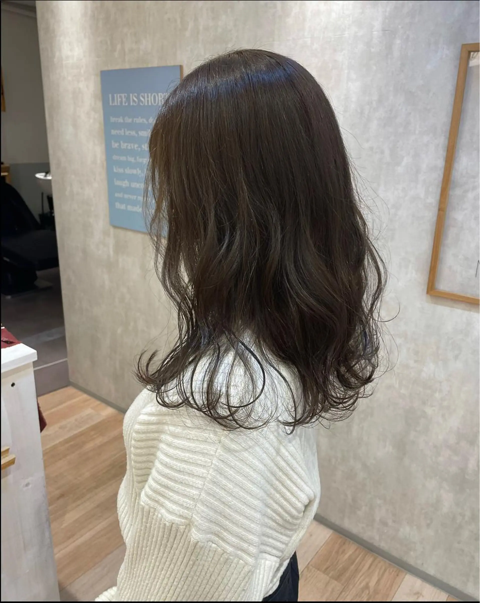 ミディアム カラー ベージュカラー オリーブベージュ 桑本 さと子のヘアスタイル