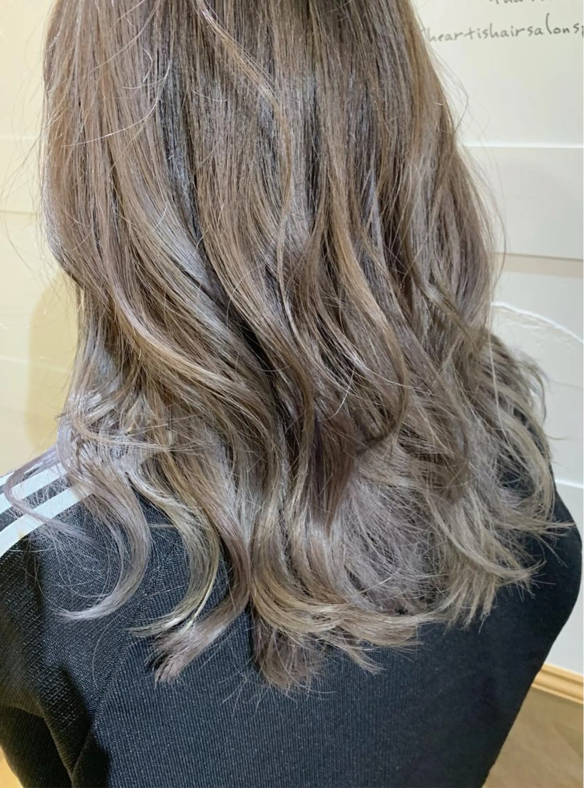 ロング カラー バレイヤージュ シルバー レイヤーカット 船津武俊 フナツタケトシのヘアスタイル