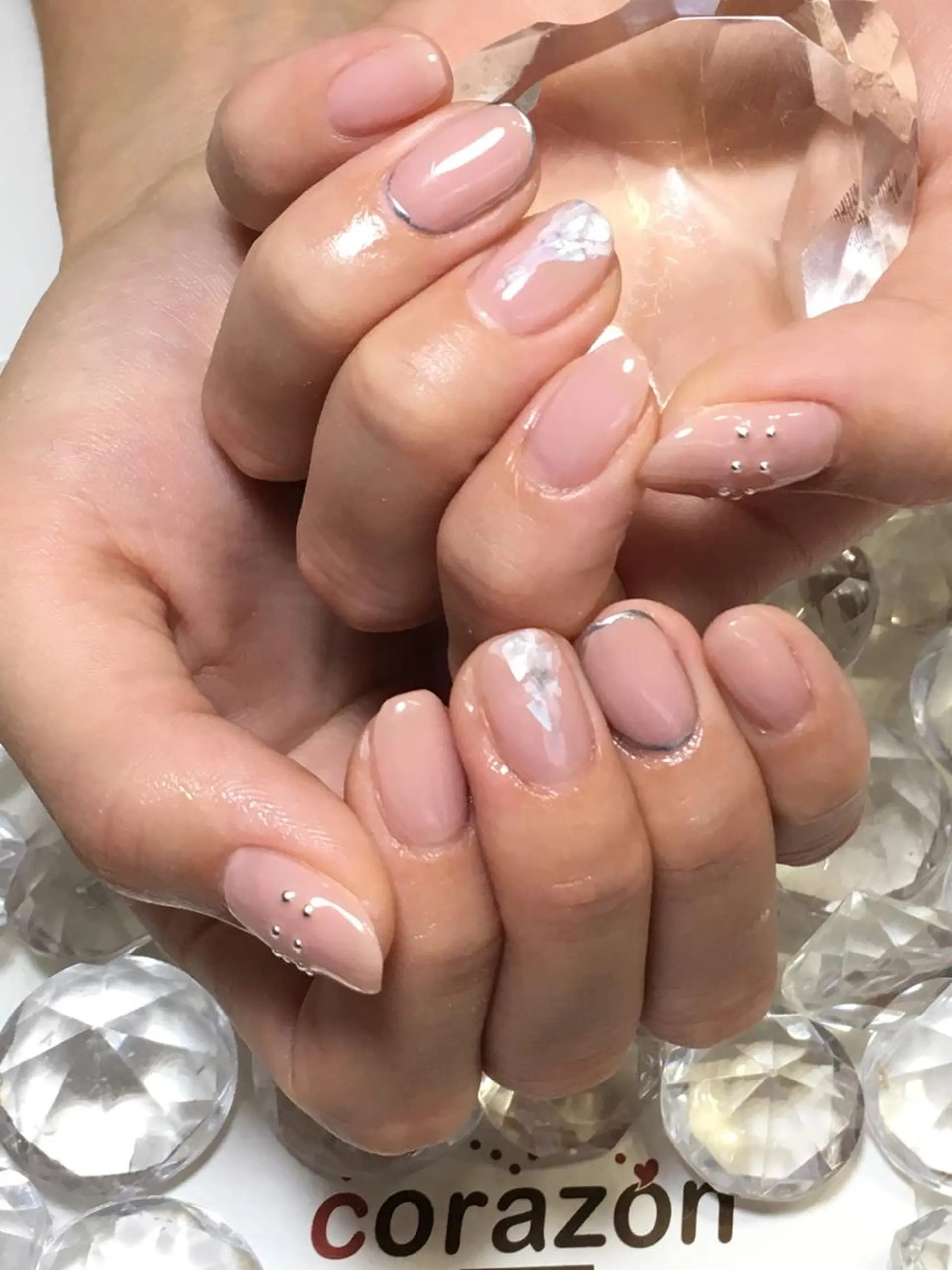 ネイル アートネイル ニュアンスネイル オフィスネイル ワンカラーネイル シルバー corazon所属・ネイリスト aicoのネイルデザイン