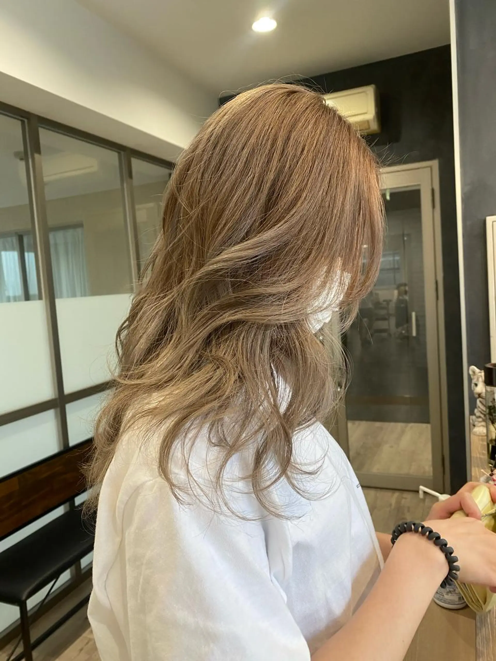 セミロング ハイトーンボブ Mizuki.のヘアスタイル