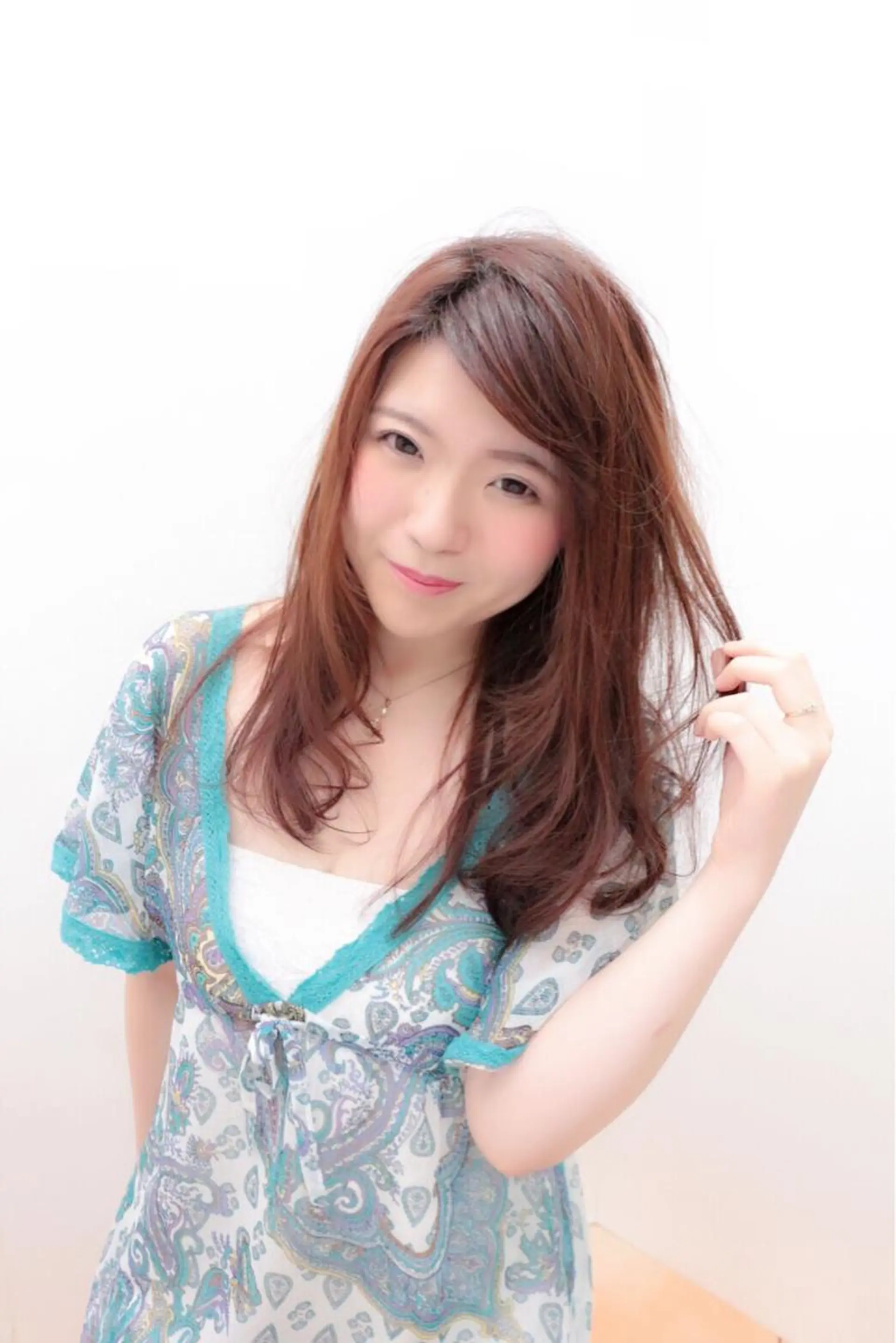 セミロング 小林 伊織のヘアスタイル