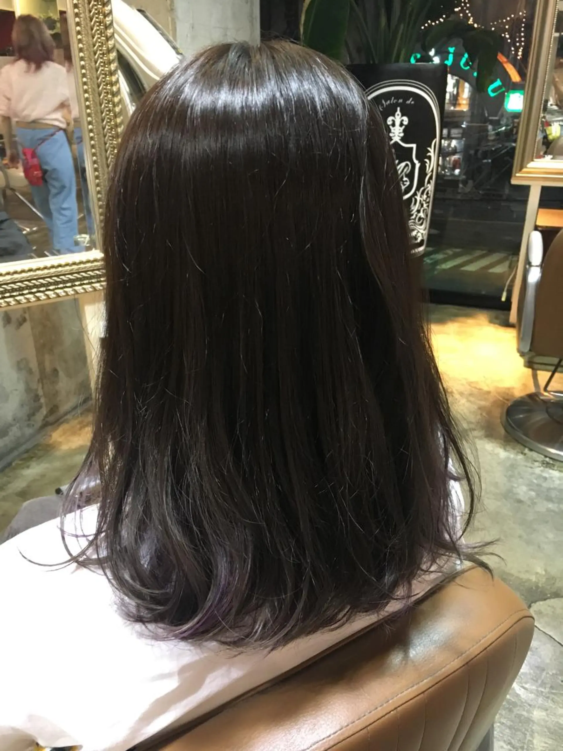 ミディアム カラー ダークグレー ダブルカラー インナーカラー パープルカラー 北條 優輝のヘアスタイル