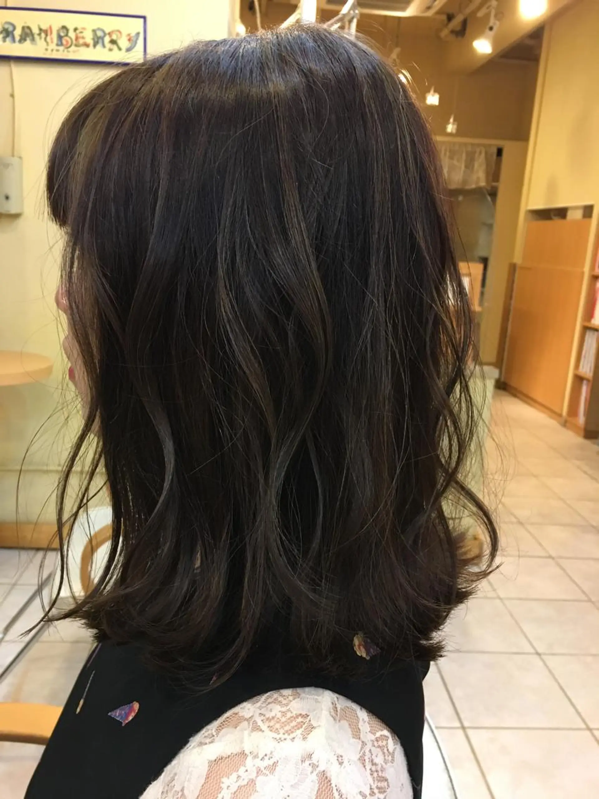 ミディアム カラー ハイライトカラー ハイライト 外ハネヘア Dream30所属・Dream30 miyuのヘアスタイル