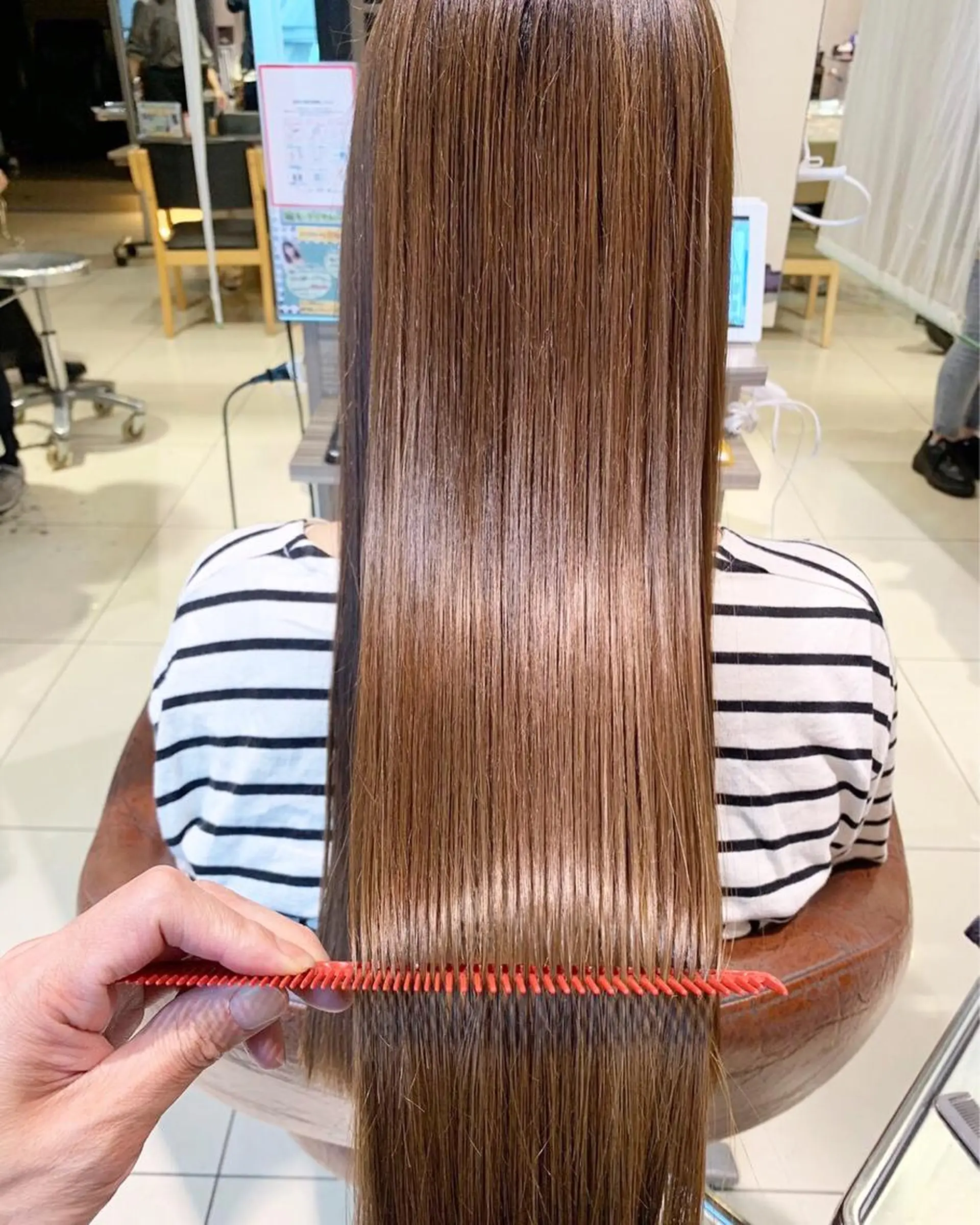 セミロング カラー イヤリングカラー Ai 浅草橋店のヘアスタイル