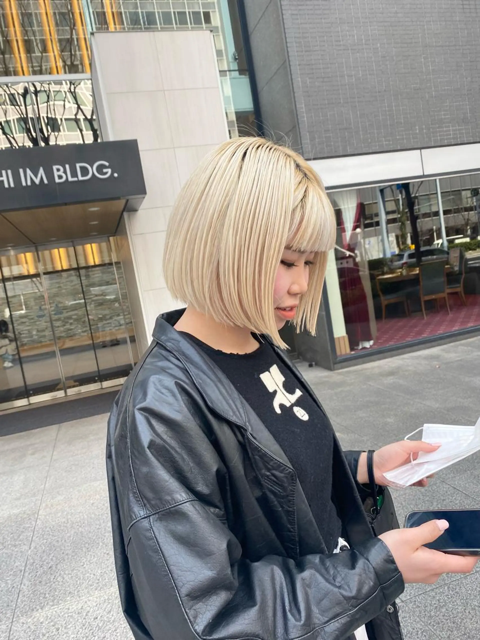 ミディアム 髪と音処　マトぺ所属・デザインカラー/ボブ ブリーチカラー/ユリのヘアスタイル