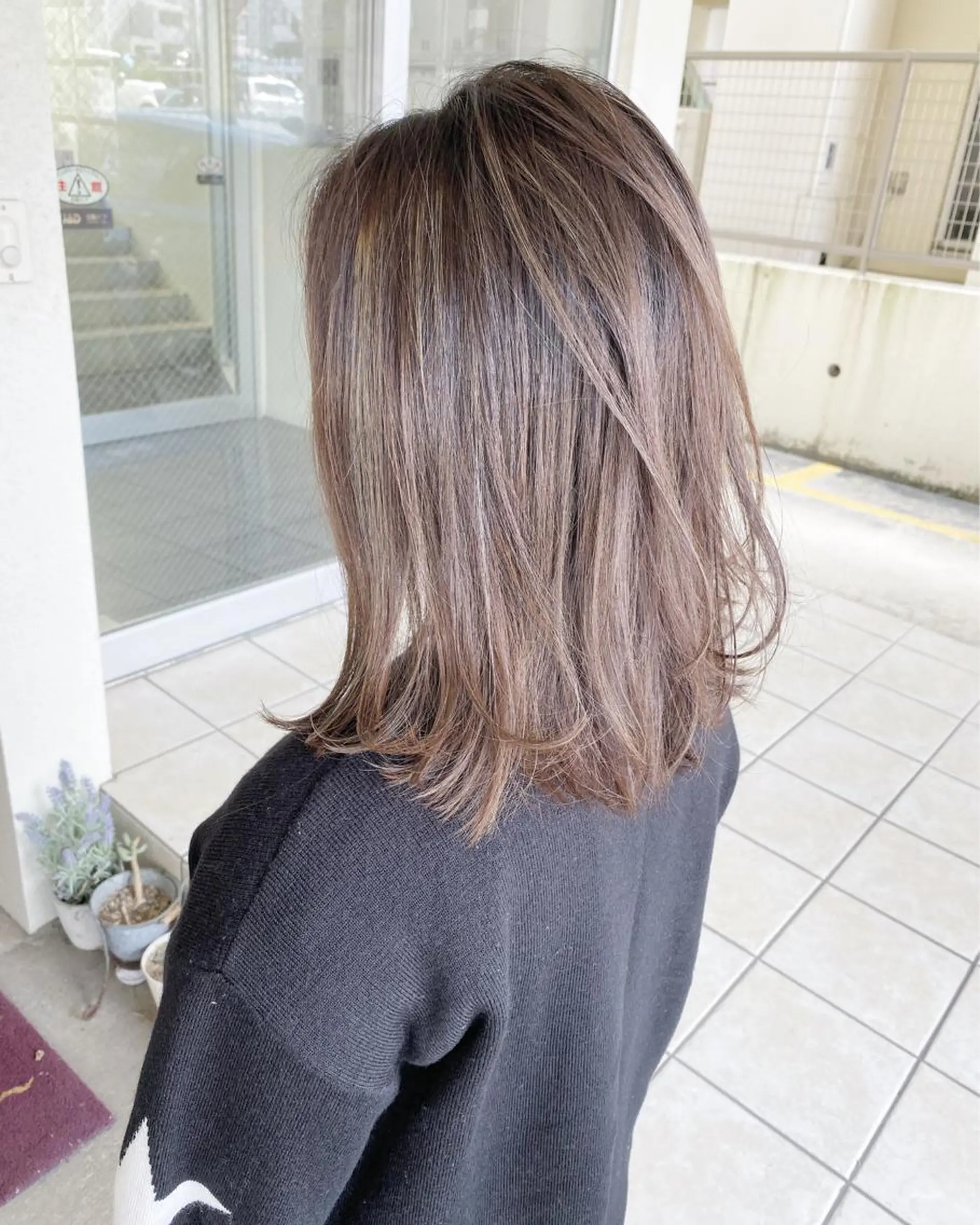 ミディアム カラー grand juteのヘアスタイル