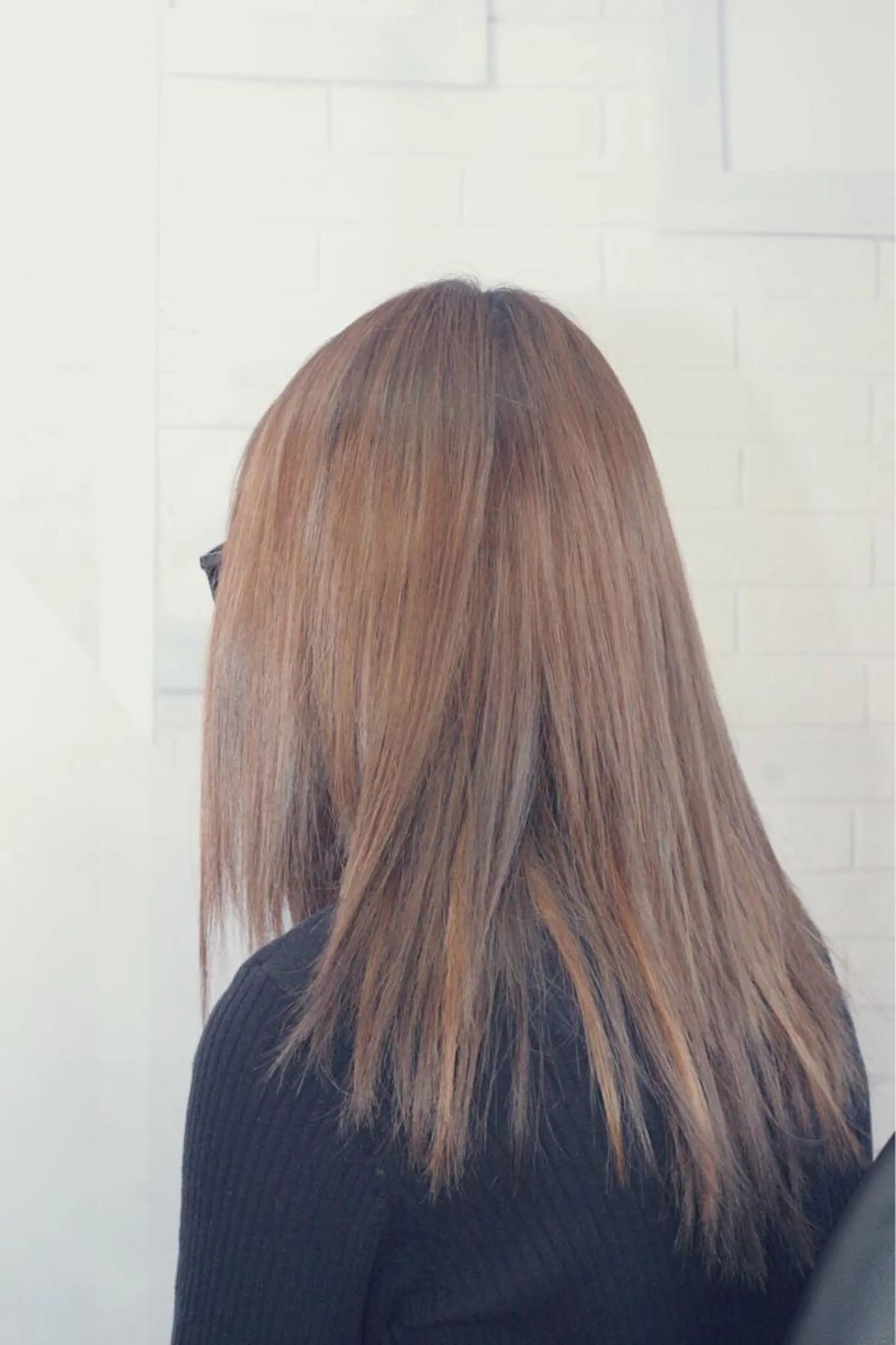 セミロング カット ヘアカラー じょん 。のヘアスタイル