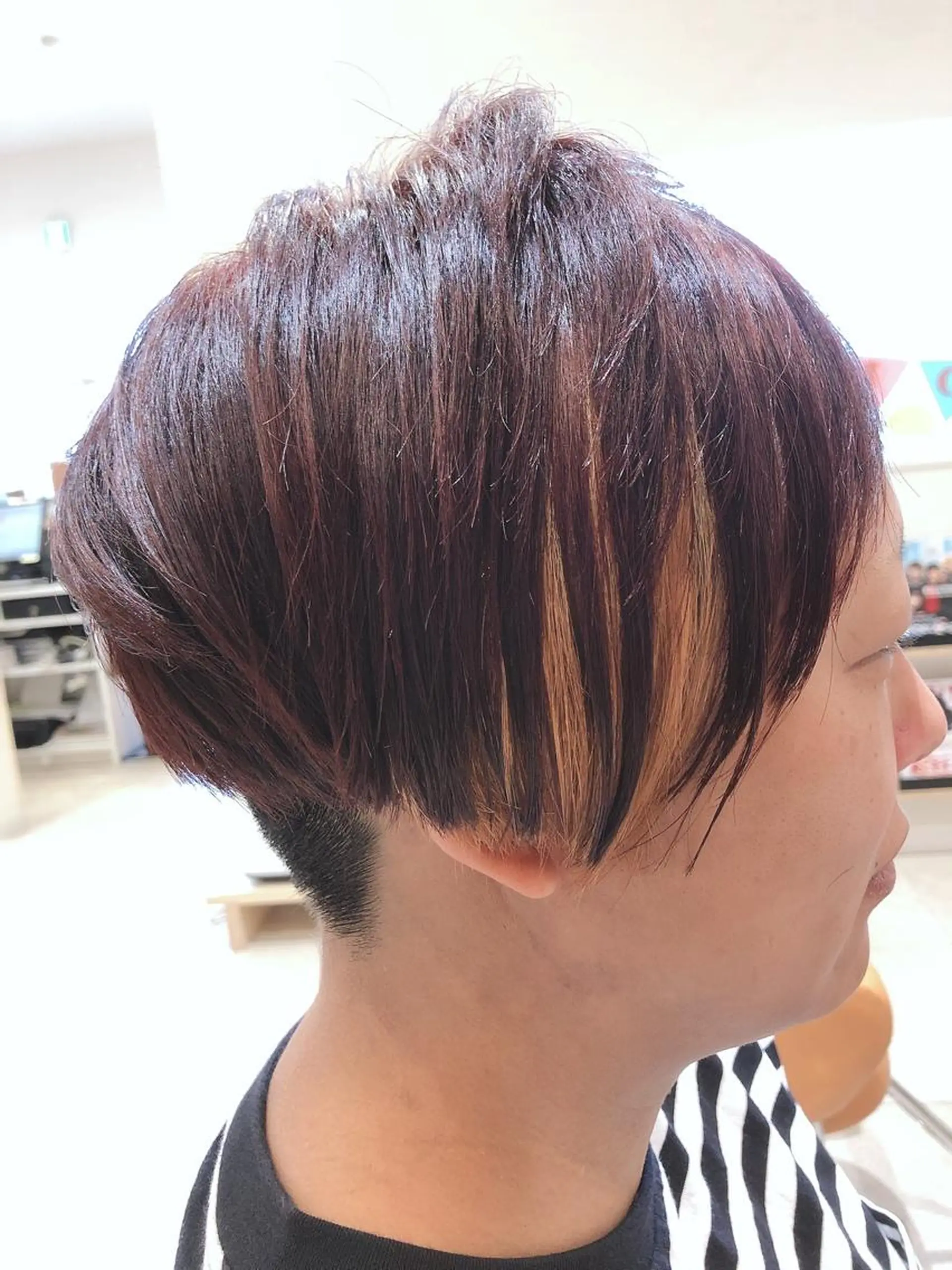 ショート カット ヘアカラー 安田 美由紀のヘアスタイル