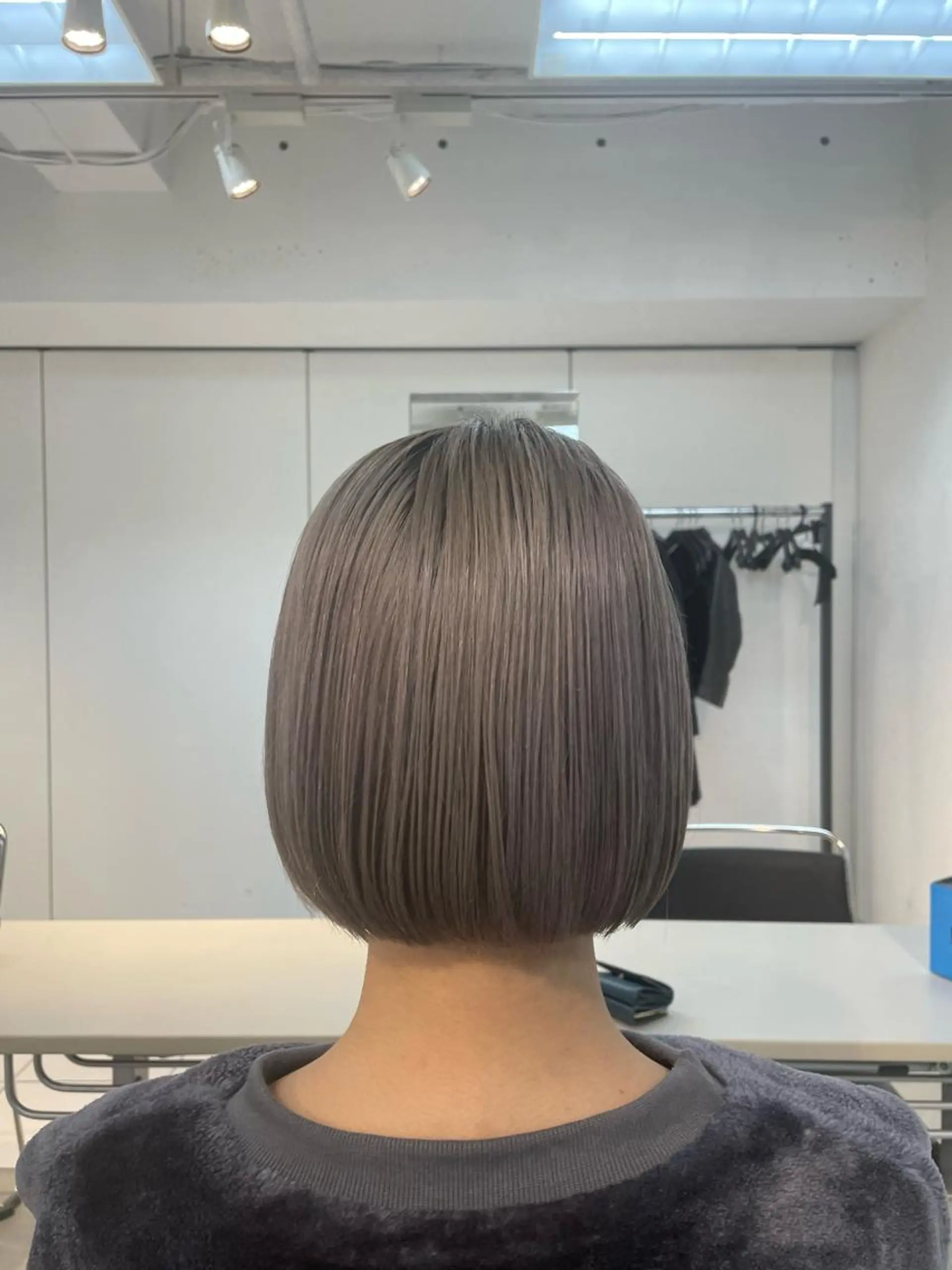 ショート 🐬脱白髪染めカラー 清水大世🐬のヘアスタイル