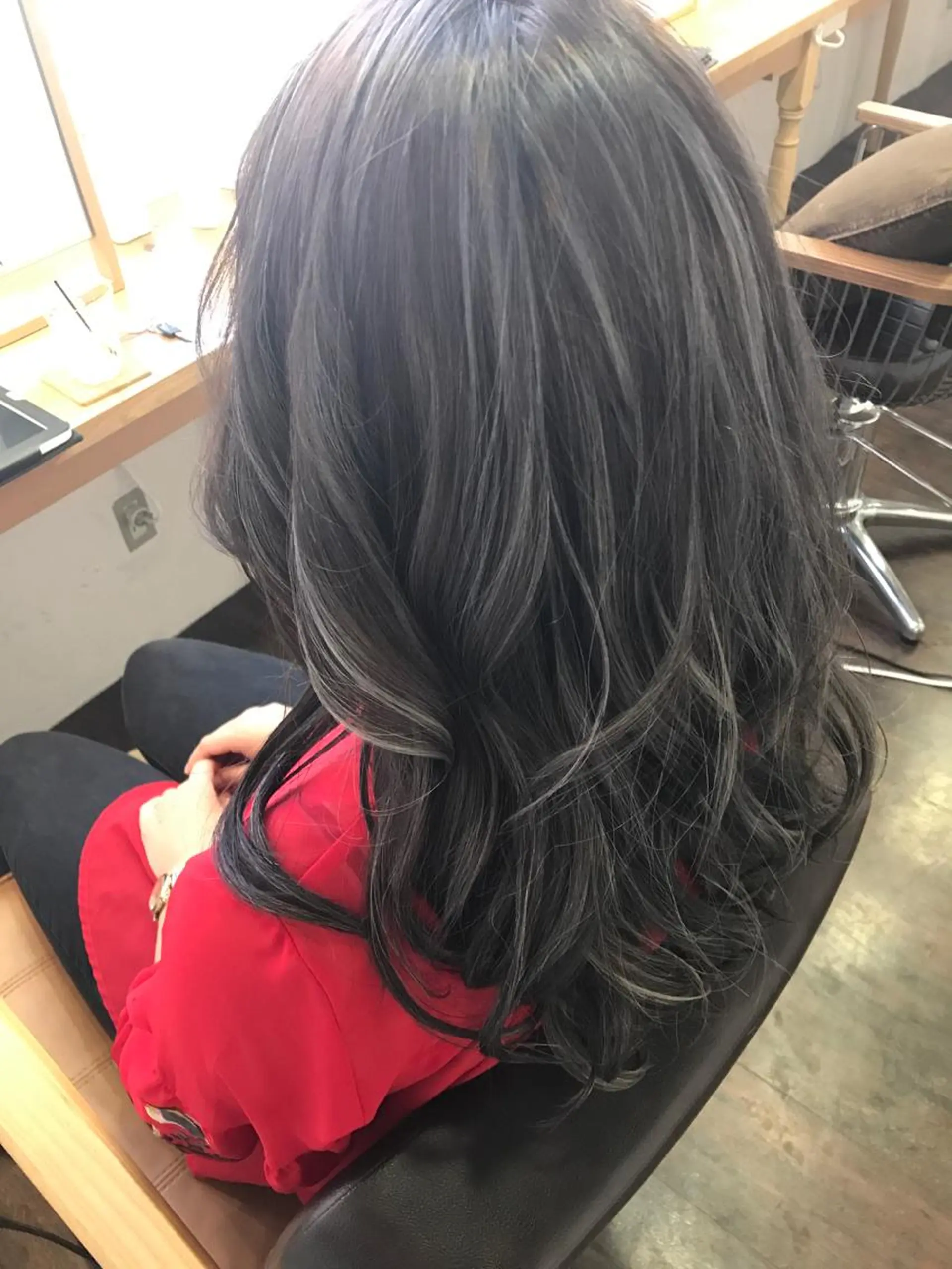 ロング カラー アッシュ ハイライトカラー ハイライト 伊藤 優希のヘアスタイル