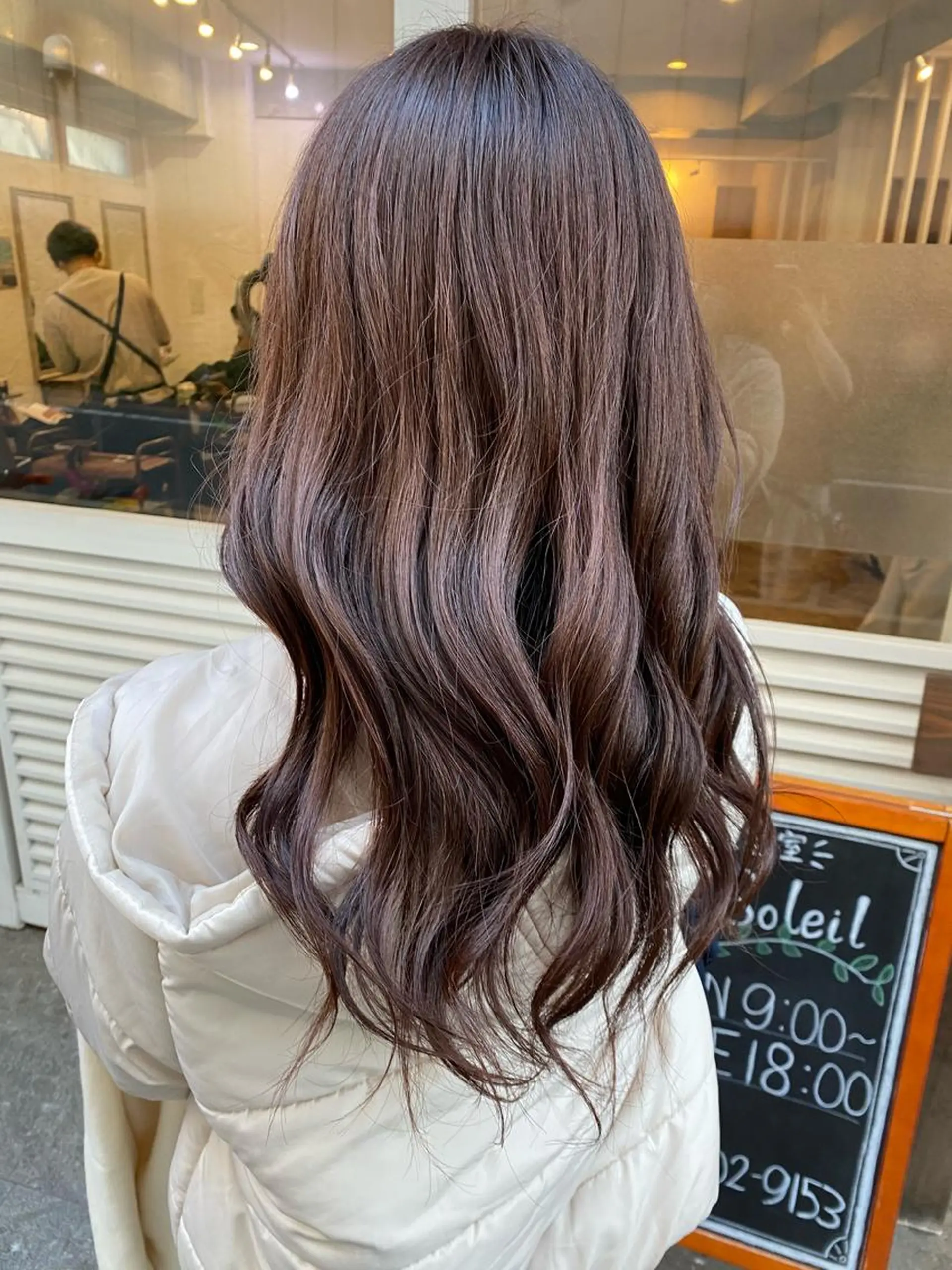 ロング ピンクブラウン 大江 珠実のヘアスタイル