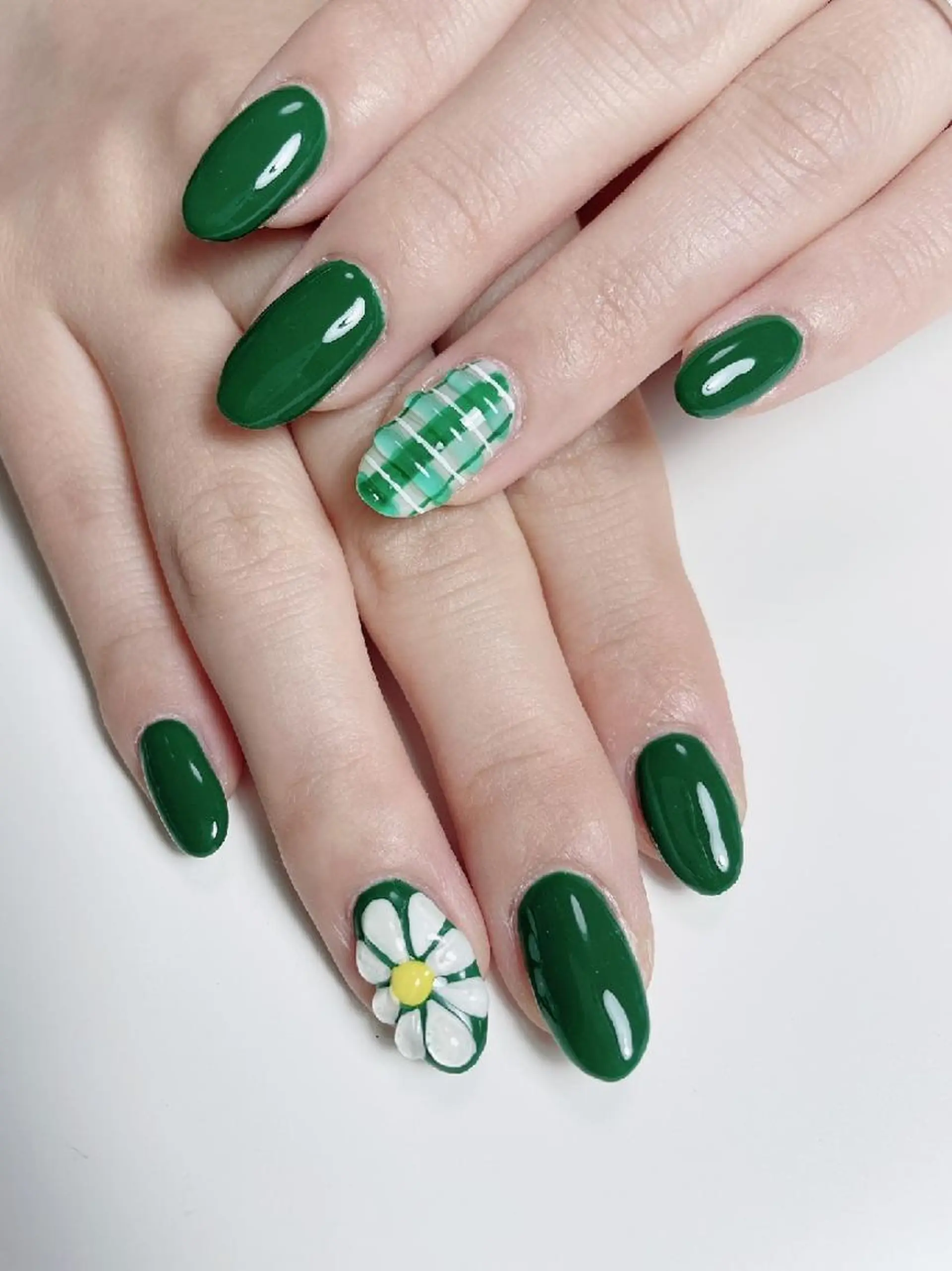 セミロング ネイル ☺︎山部 志麻☺︎のネイルデザイン