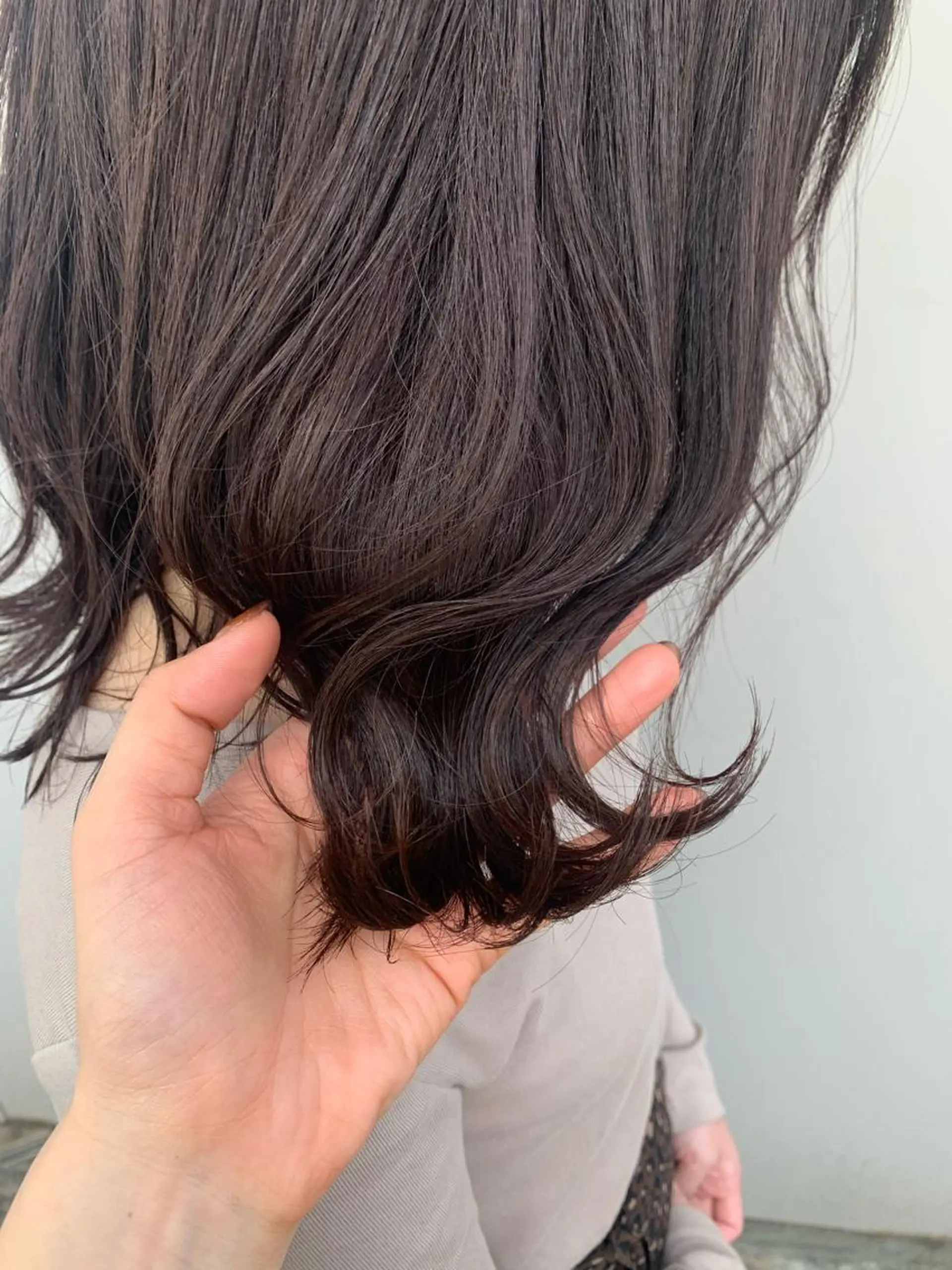 セミロング カラー ayaka 髪質改善レイヤー艶髪のヘアスタイル