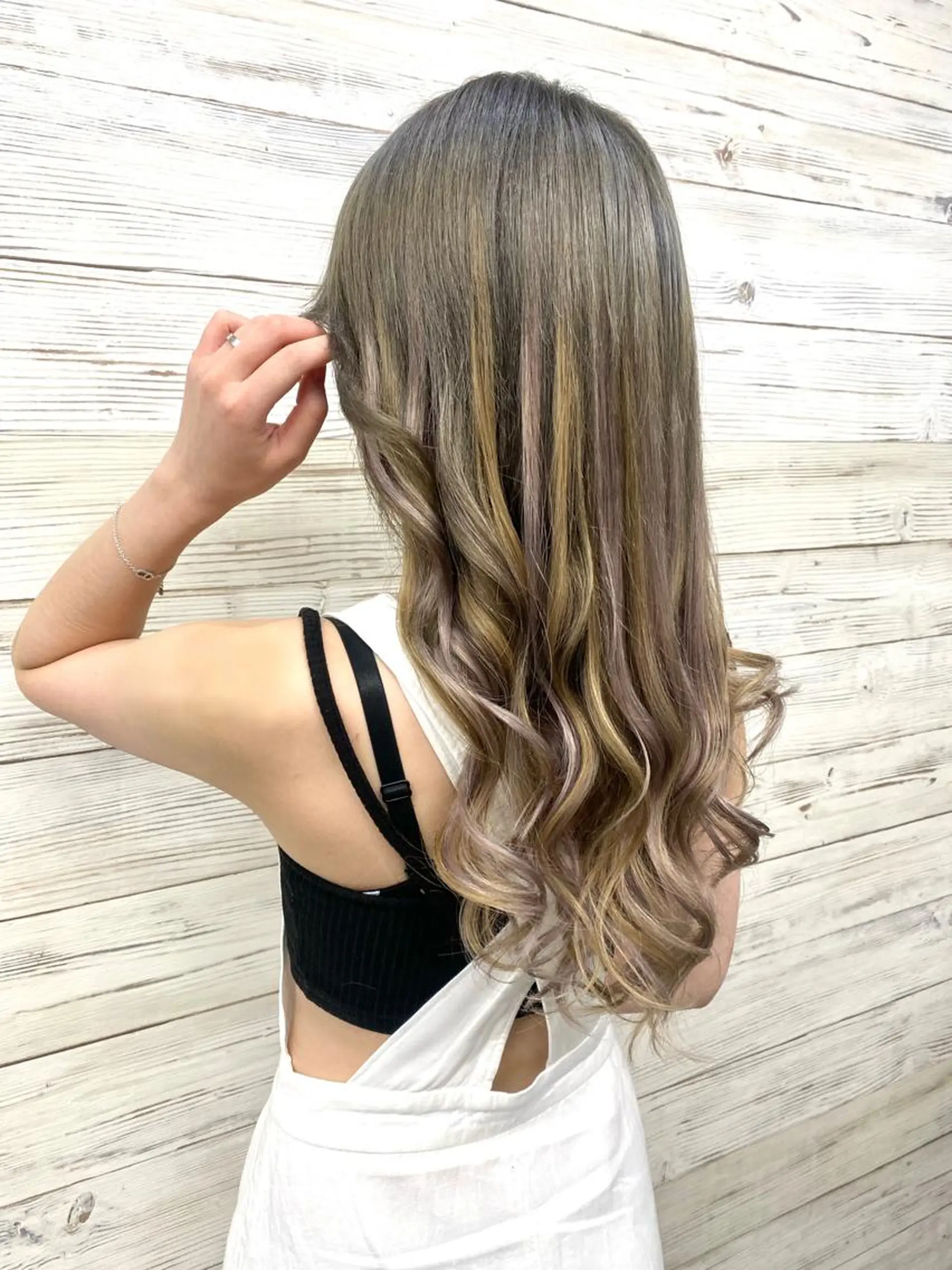 ミディアム カラー ヘアアレンジ ショートボブ 編み込みエクステ シールエクステ ミディアムパーマ バレイヤージュ LAVENDIA Azabu所属・LAVENDIA 初音のヘアスタイル