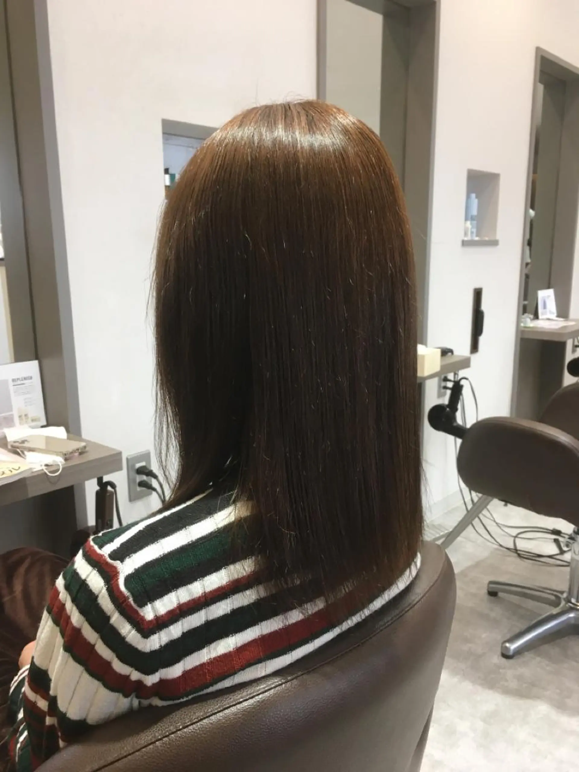 ミディアム カラー 星野 美沙のヘアスタイル