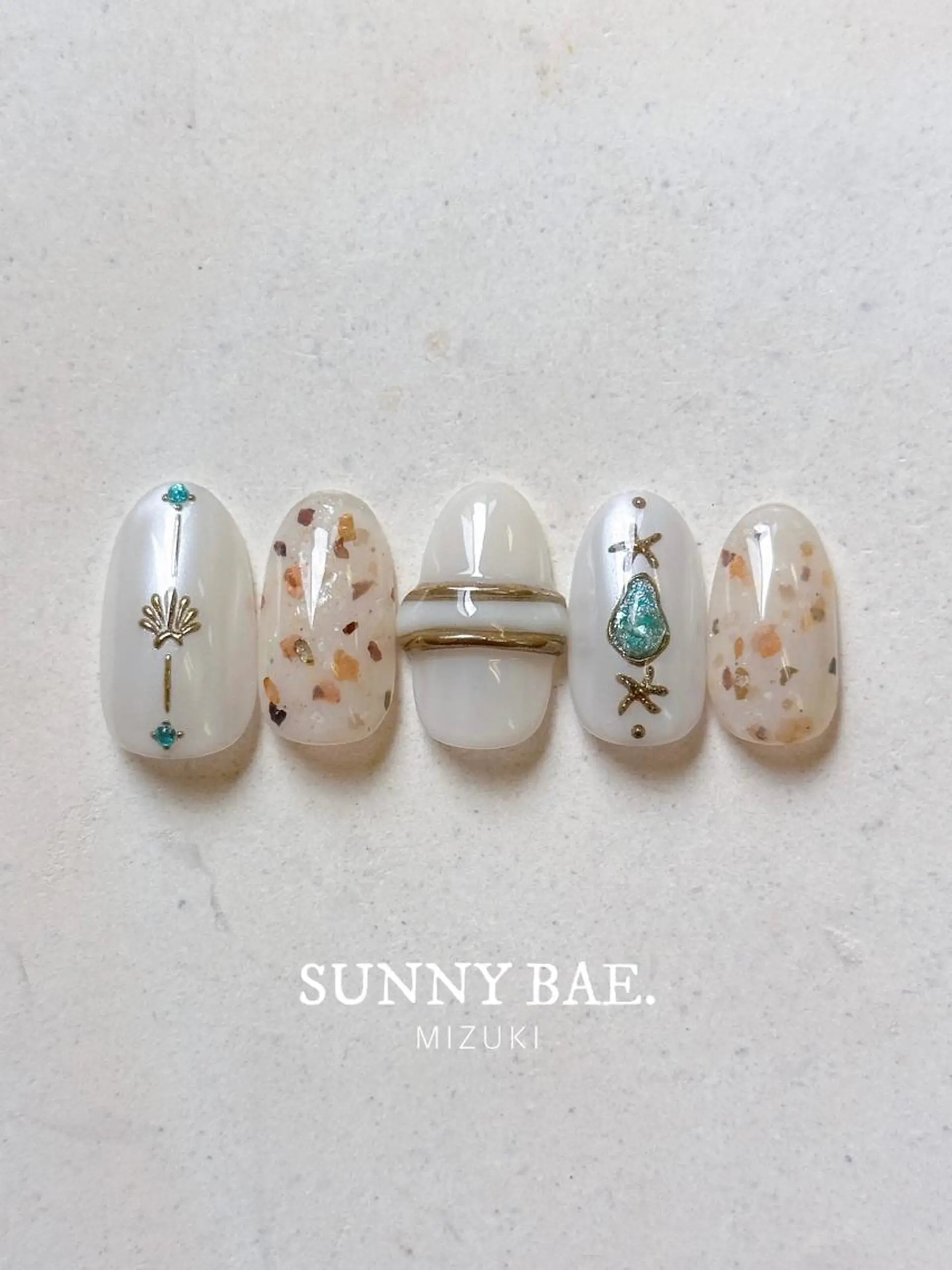 ネイル ジェルネイル ミラーネイル 夏ネイル ハンドネイル SUNNY BAE. 🌼MIZUKIのネイルデザイン