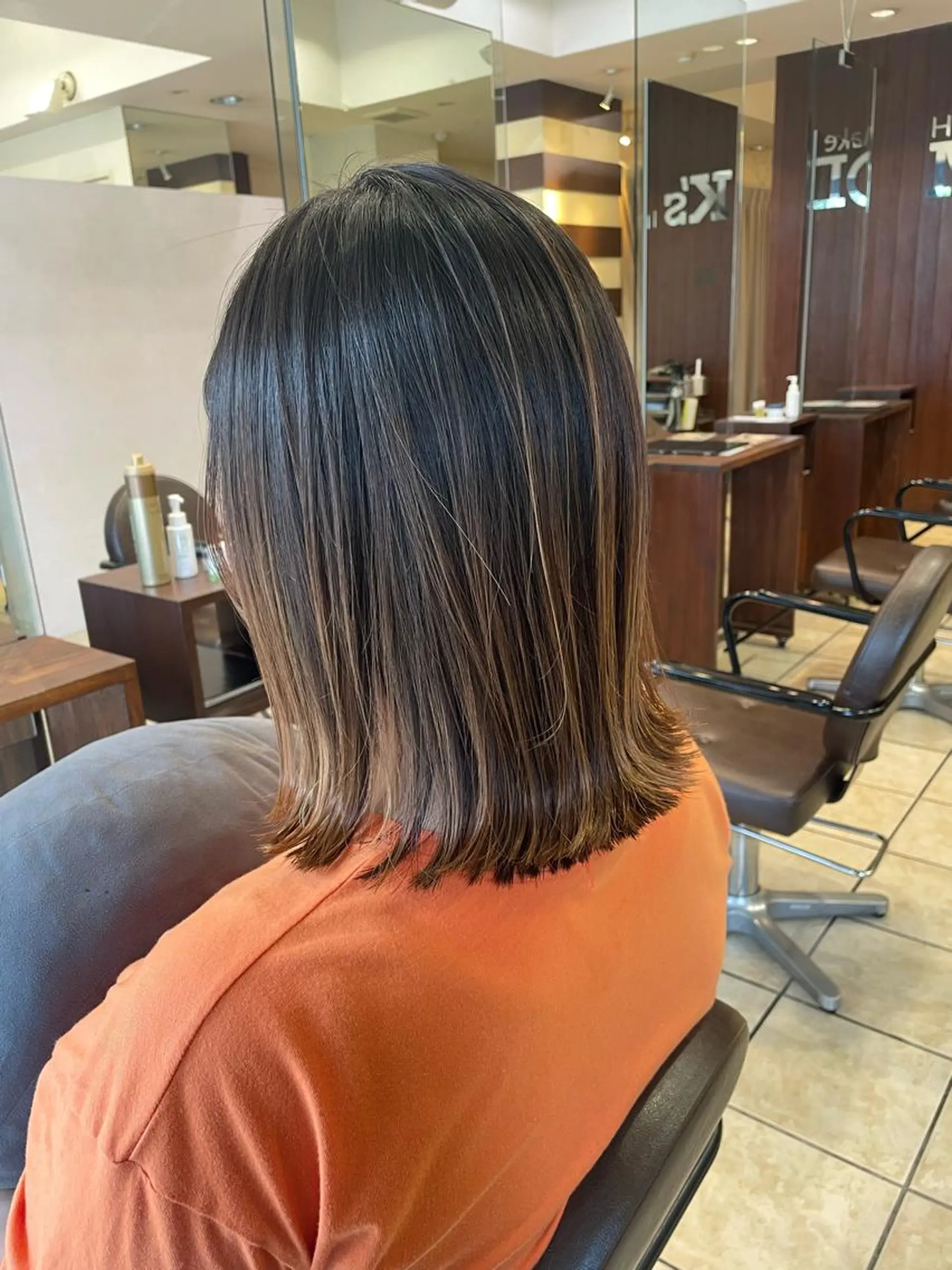 ミディアム 桑田 新菜のヘアスタイル