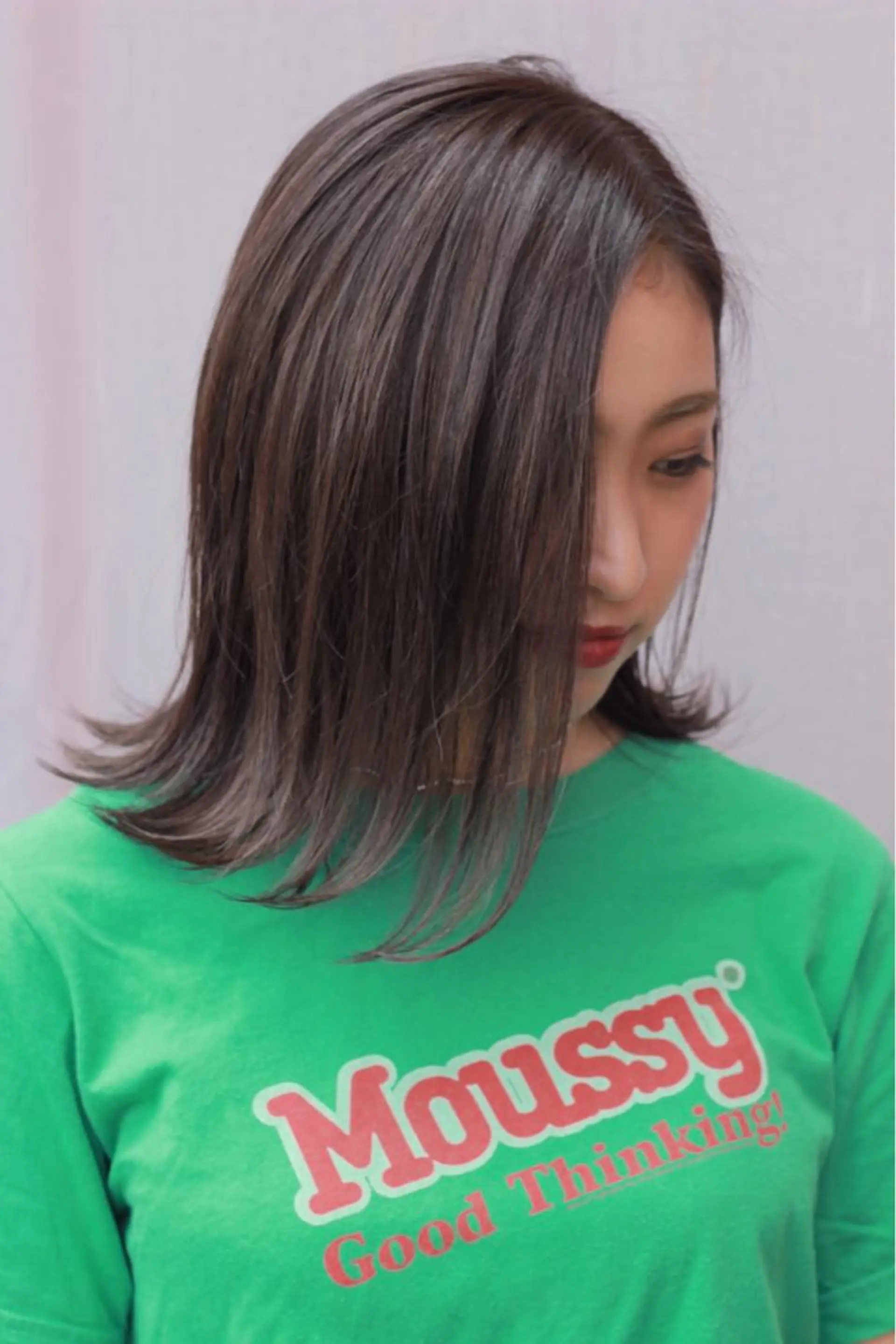 ミディアム カラー 外ハネヘア ヘアカラー Viage （ビアージュ）のヘアスタイル