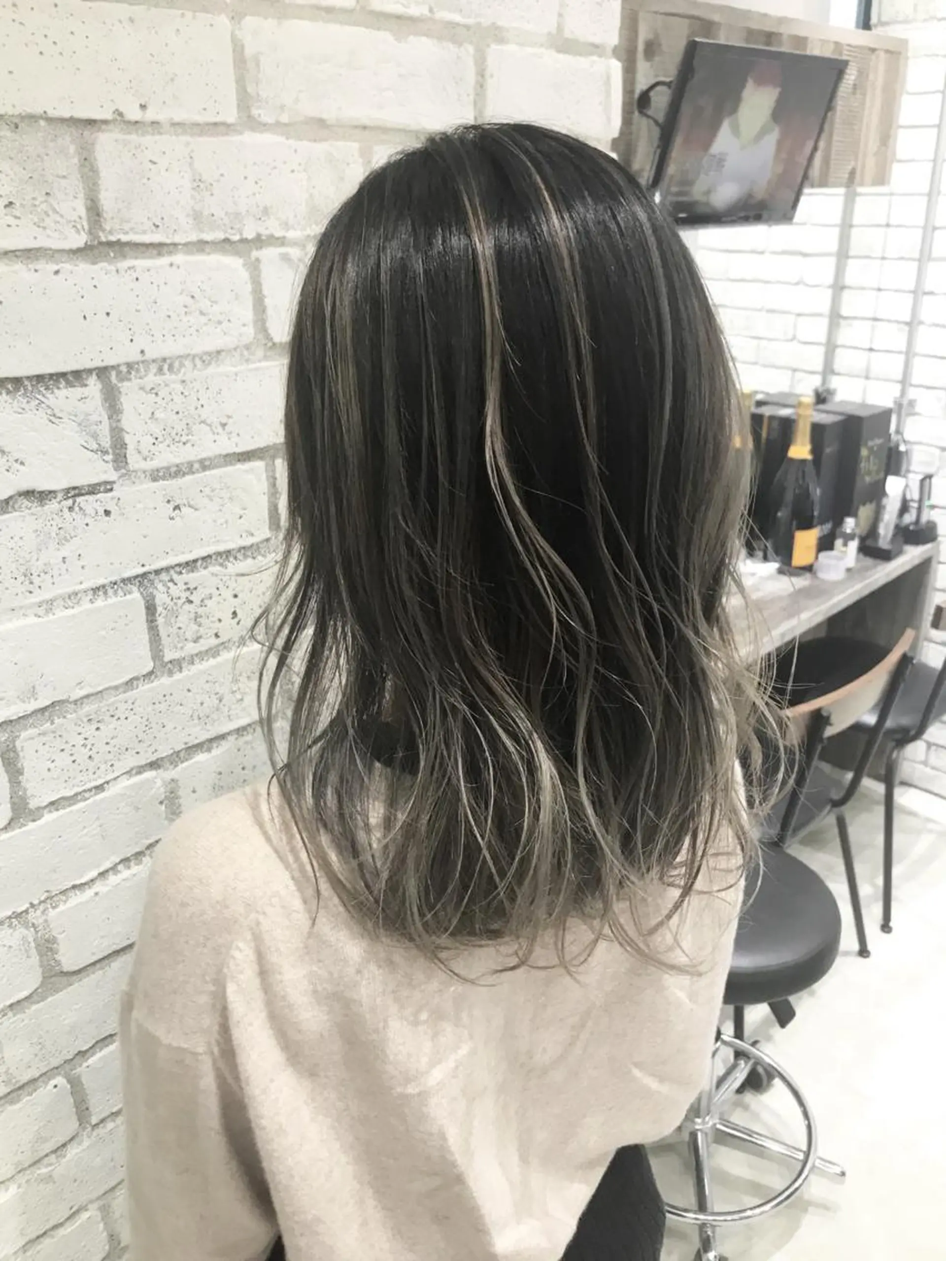 セミロング カラー パーマ ヘアアレンジ メンズ キッズ ネイル マツエク・マツパ メンズバレイヤージュ バレイヤージュ レイヤーカット バレイヤージュ/ 髪質改善/渡邉悟🌱のヘアスタイル