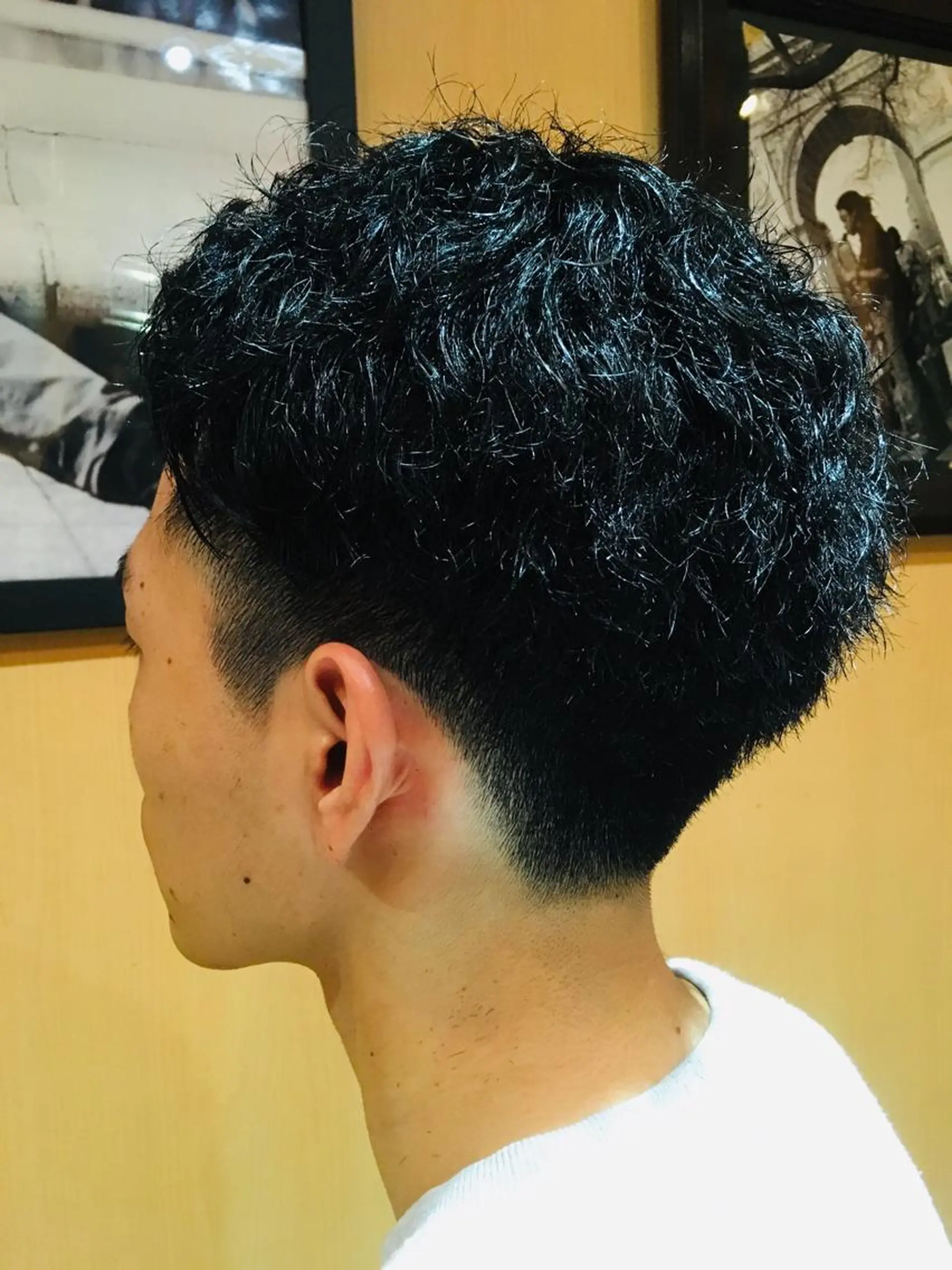 ショート パーマ メンズ Drei.B.（ドライヴ）所属・ヨシダ アズサのヘアスタイル