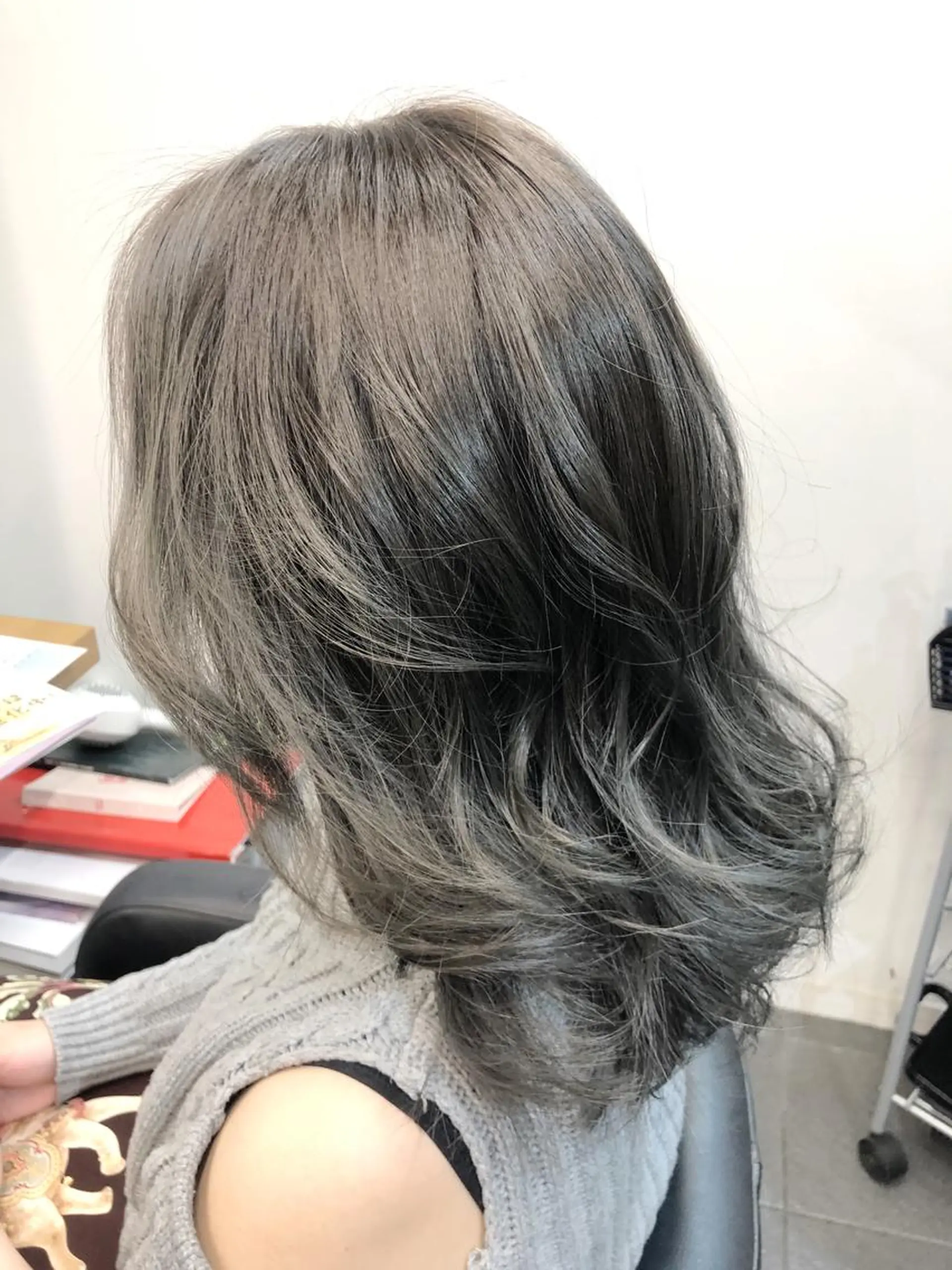カラー アディクシーカラー アッシュ アッシュグレー ヘアカラー トリートメント ヘッドスパ グレージュ/髪質改善 Yamato.hのヘアスタイル