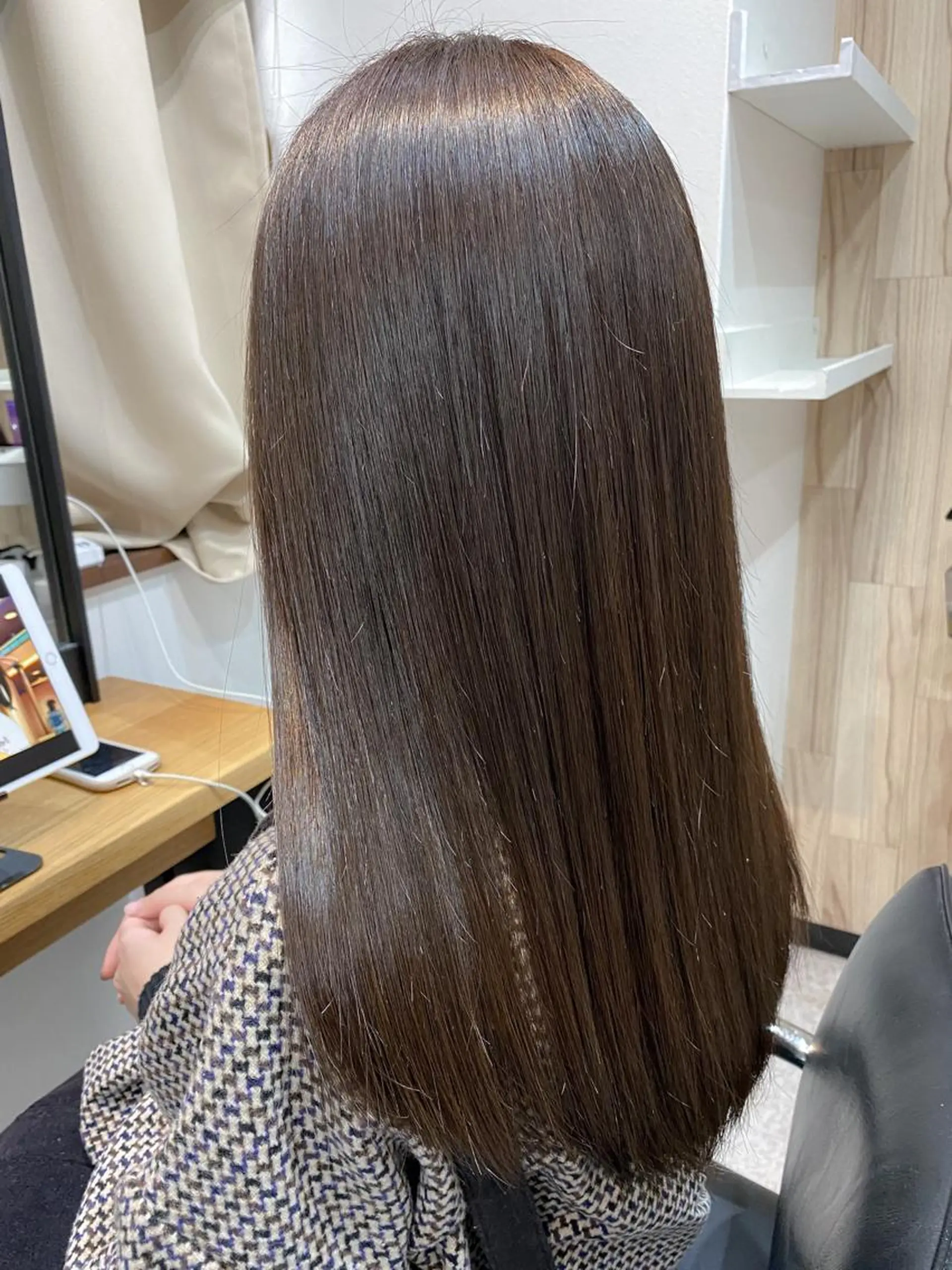 セミロング カラー アッシュ オリーブアッシュ 髪質改善 トリートメント カット ヘアカラー 縮毛矯正 SALOWIN神戸三宮East店所属・【半個室、艶髪】西村 有司のヘアスタイル