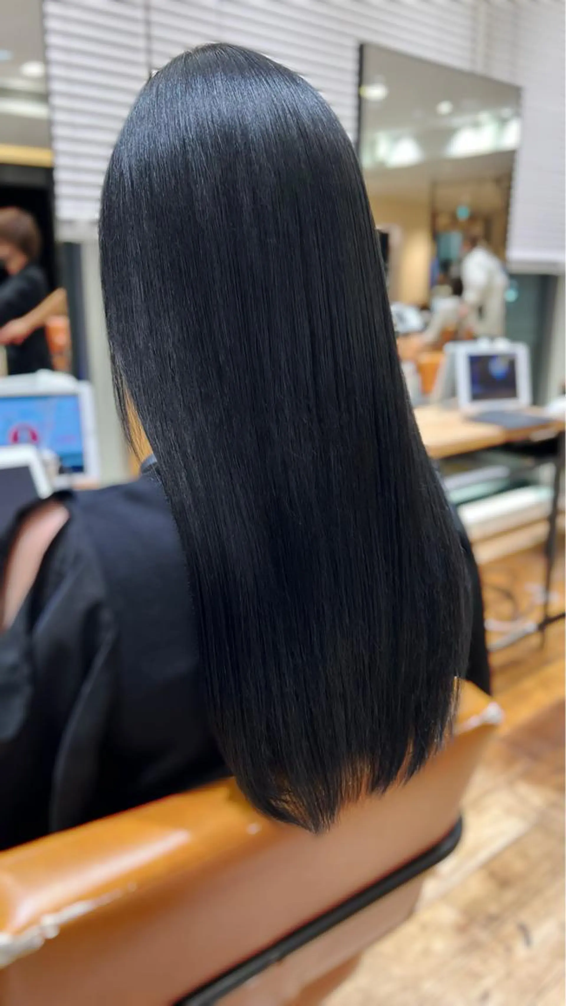 セミロング カラー パーマ 黒髪 ブリーチ ブリーチなしカラー 伸ばしかけ 髪質改善 美髪ヘッドスパ🫧 西山紗奈江💆‍♀️のヘアスタイル