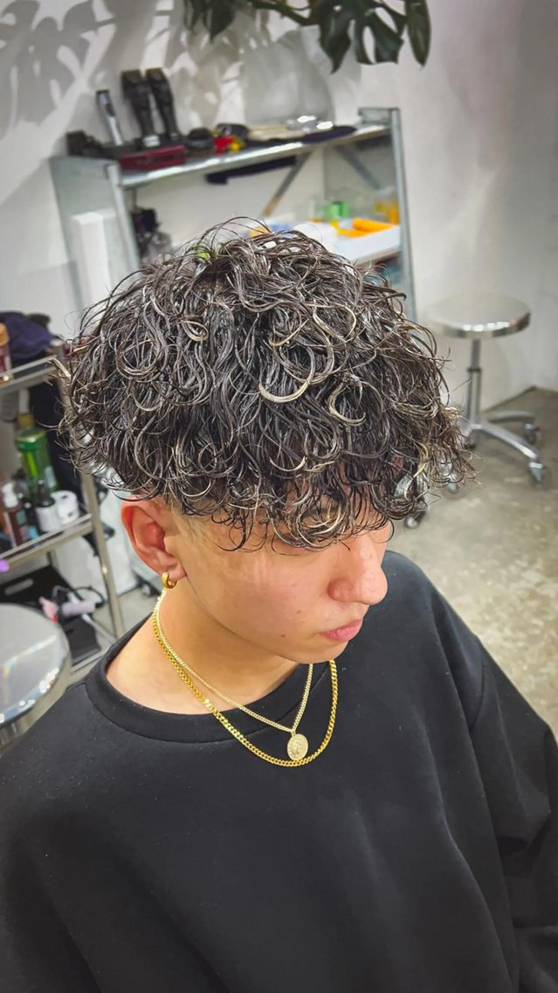 ショート カラー パーマ メンズ メンズハイライト メンズパーマ 学生(メンズ向け) ハイライトカラー ハイライト Je suis heureuse Tres所属・✨骨格矯正メンズ特化 美容師公平✨のヘアスタイル