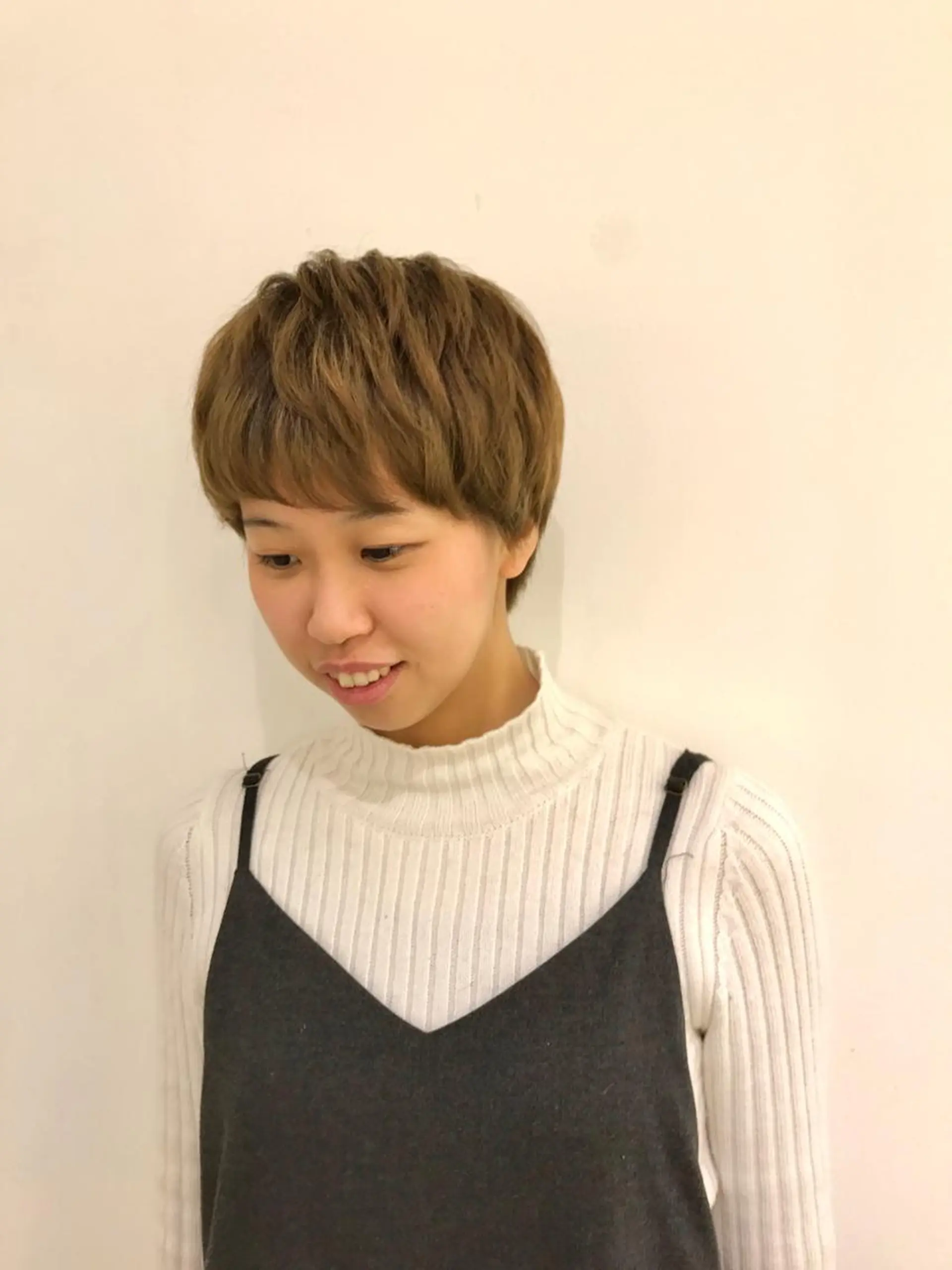 ショート カラー ハイトーンカラー ショートヘア ジェム　ラ　プレゼンス所属・横山 ひかりのヘアスタイル