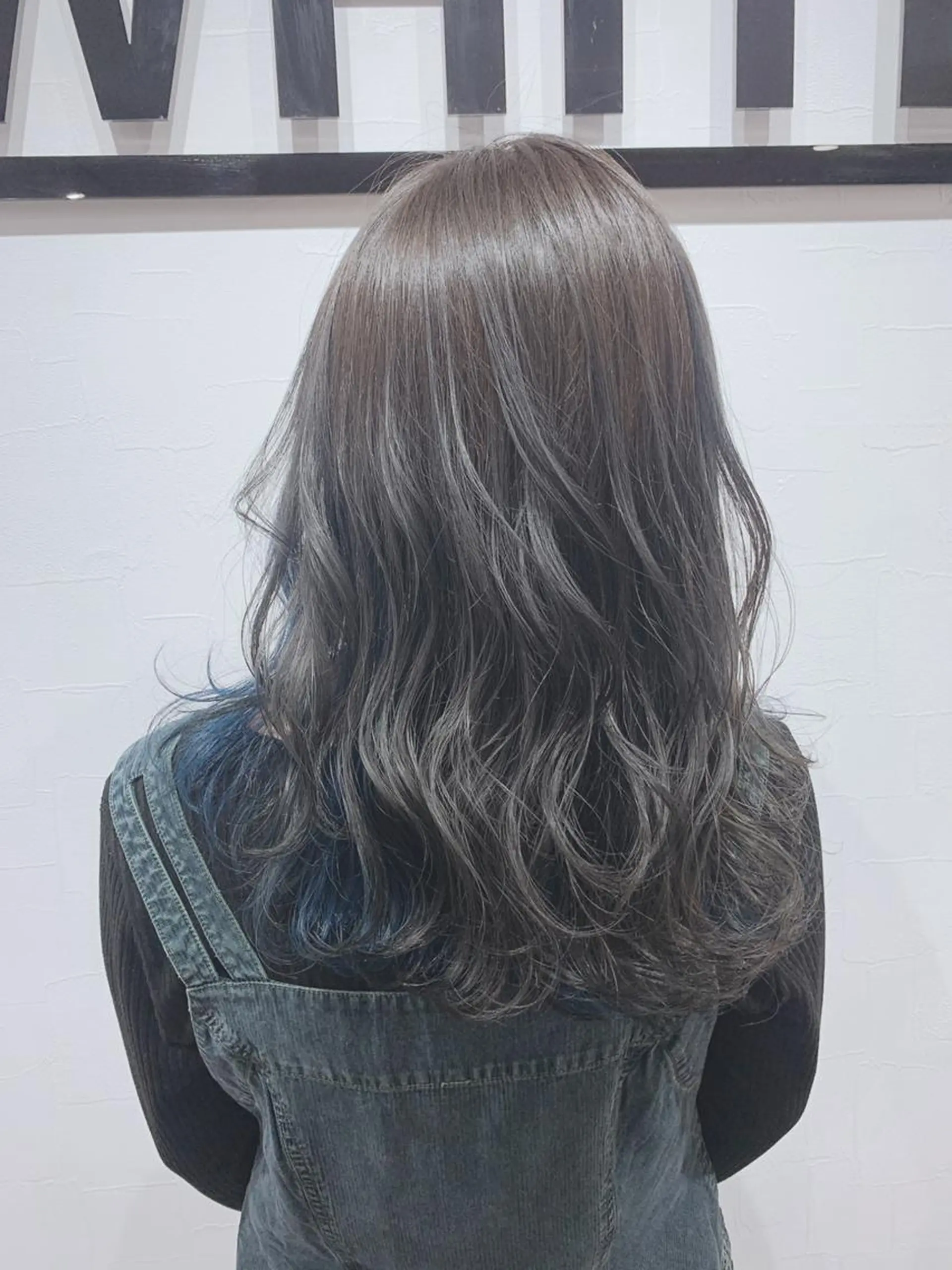 セミロング _WHITE 天神店のヘアスタイル