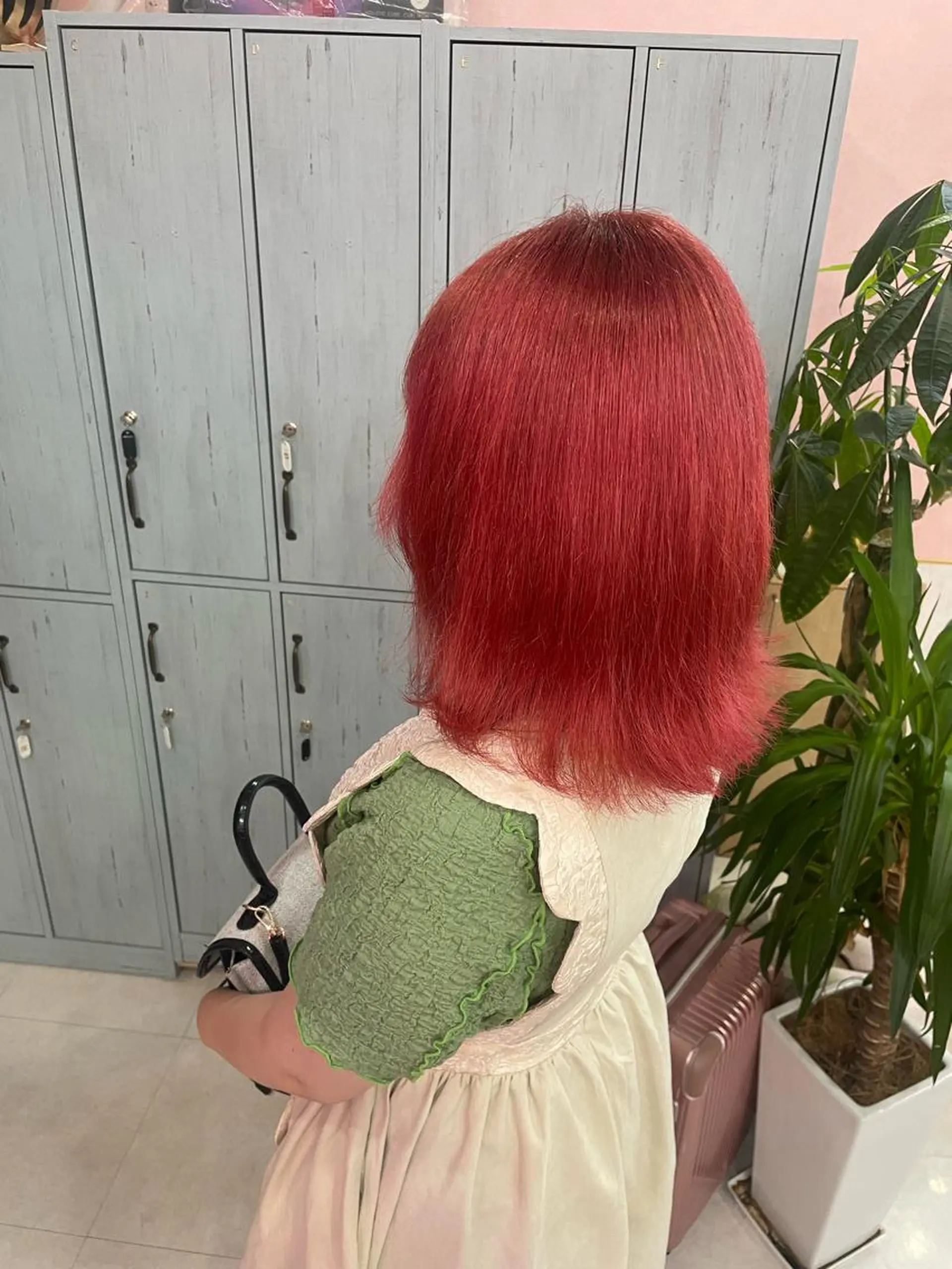 ロング カラー アッシュ アッシュグレー アッシュグレージュ バレイヤージュ ミストバング ヘアカラー トリートメント ブリーチ人気No.1 MANATO🎨🌈のヘアスタイル