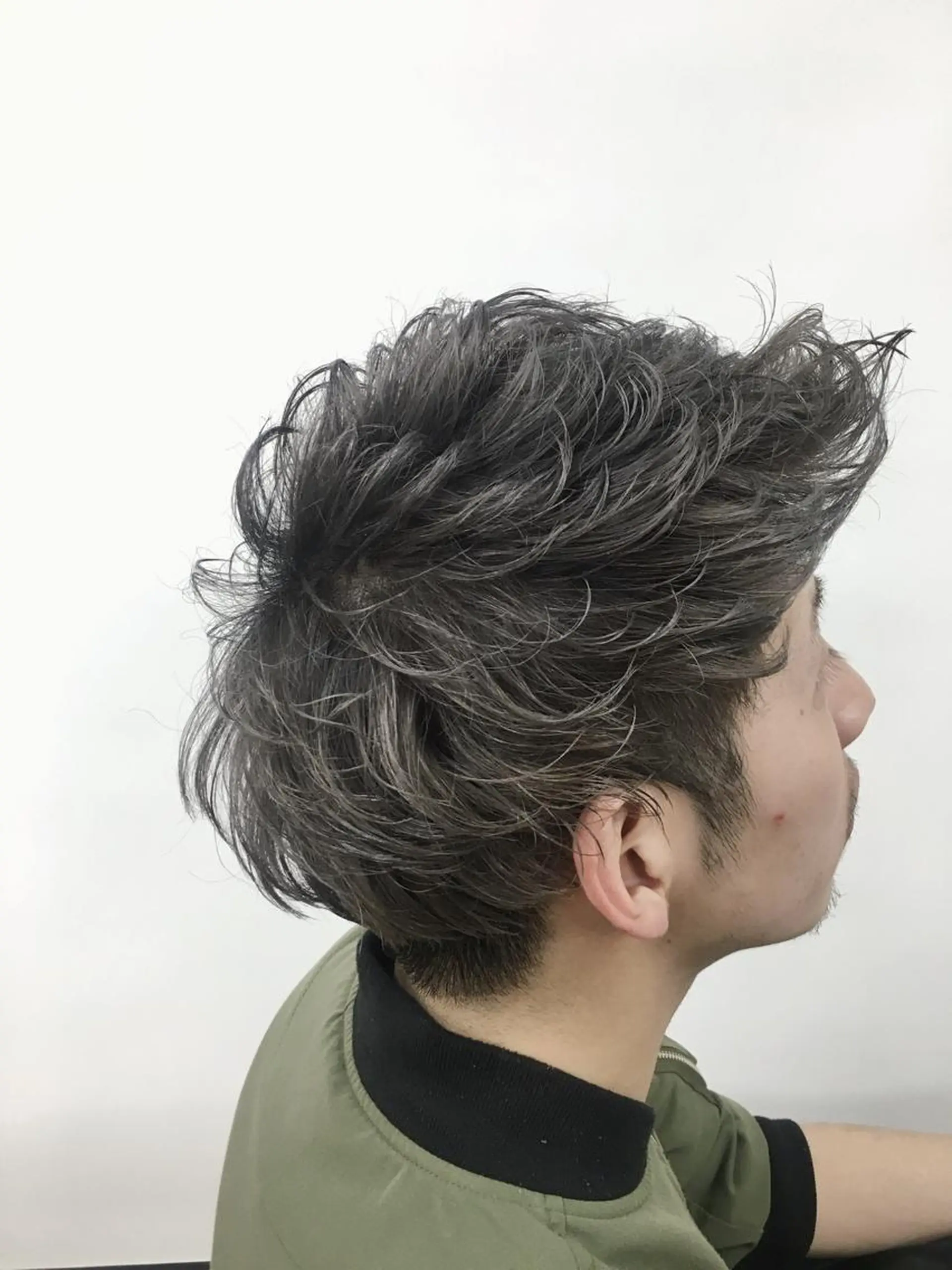 ショート カラー シルバー due hair 京都駅前店 MILBON オージュア認定サロン【デューヘアー】所属・ハイトーンブリーチ 土坂 由志【京都】のヘアスタイル