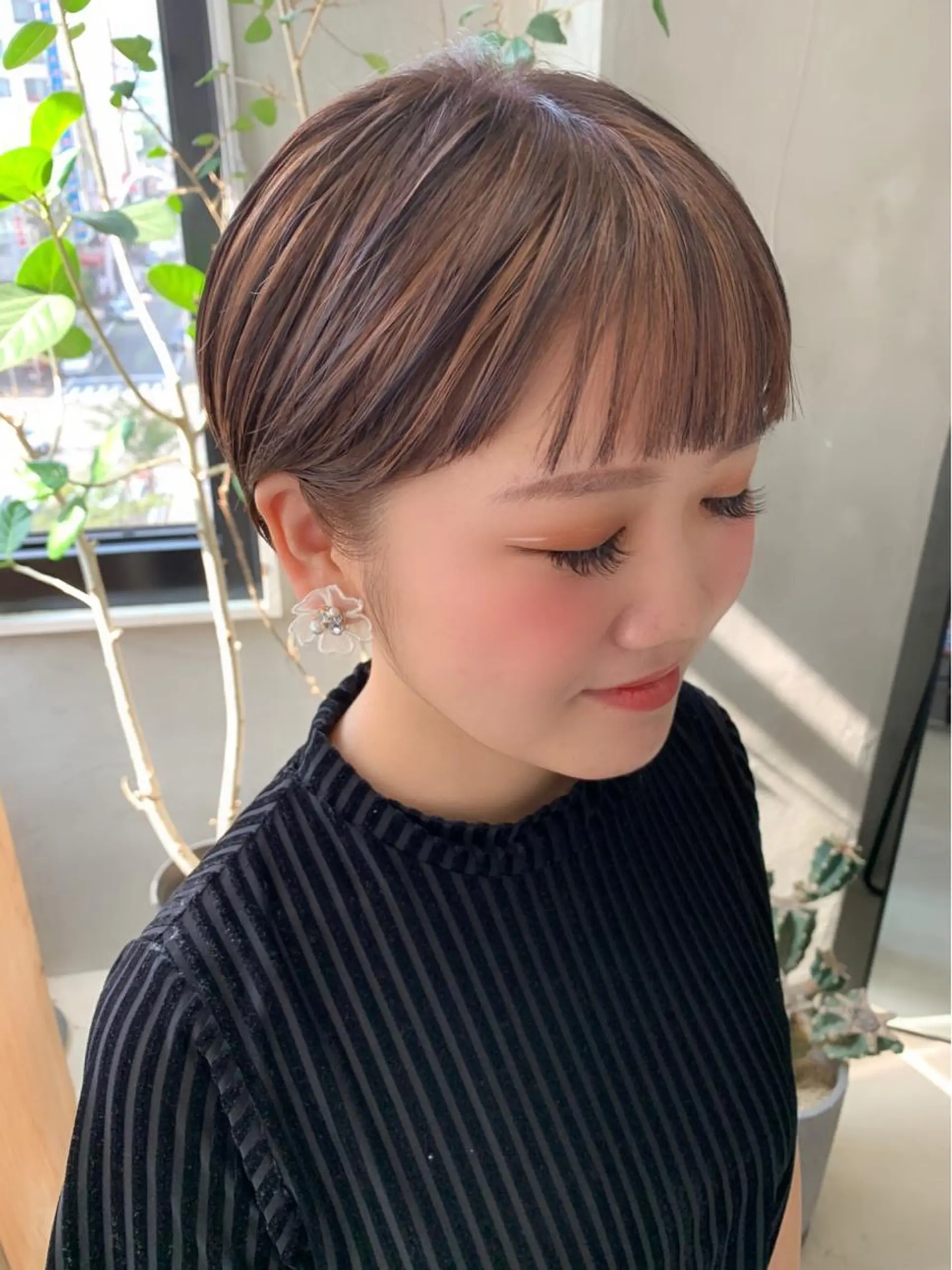 ショート カラー Ate by little所属・青木 梢のヘアスタイル