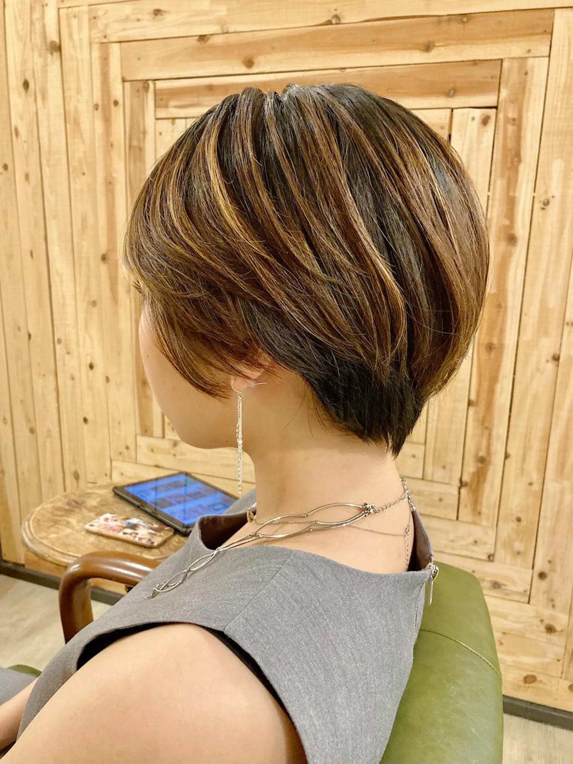 ショート カット ヘアカラー 川間 将彦のヘアスタイル