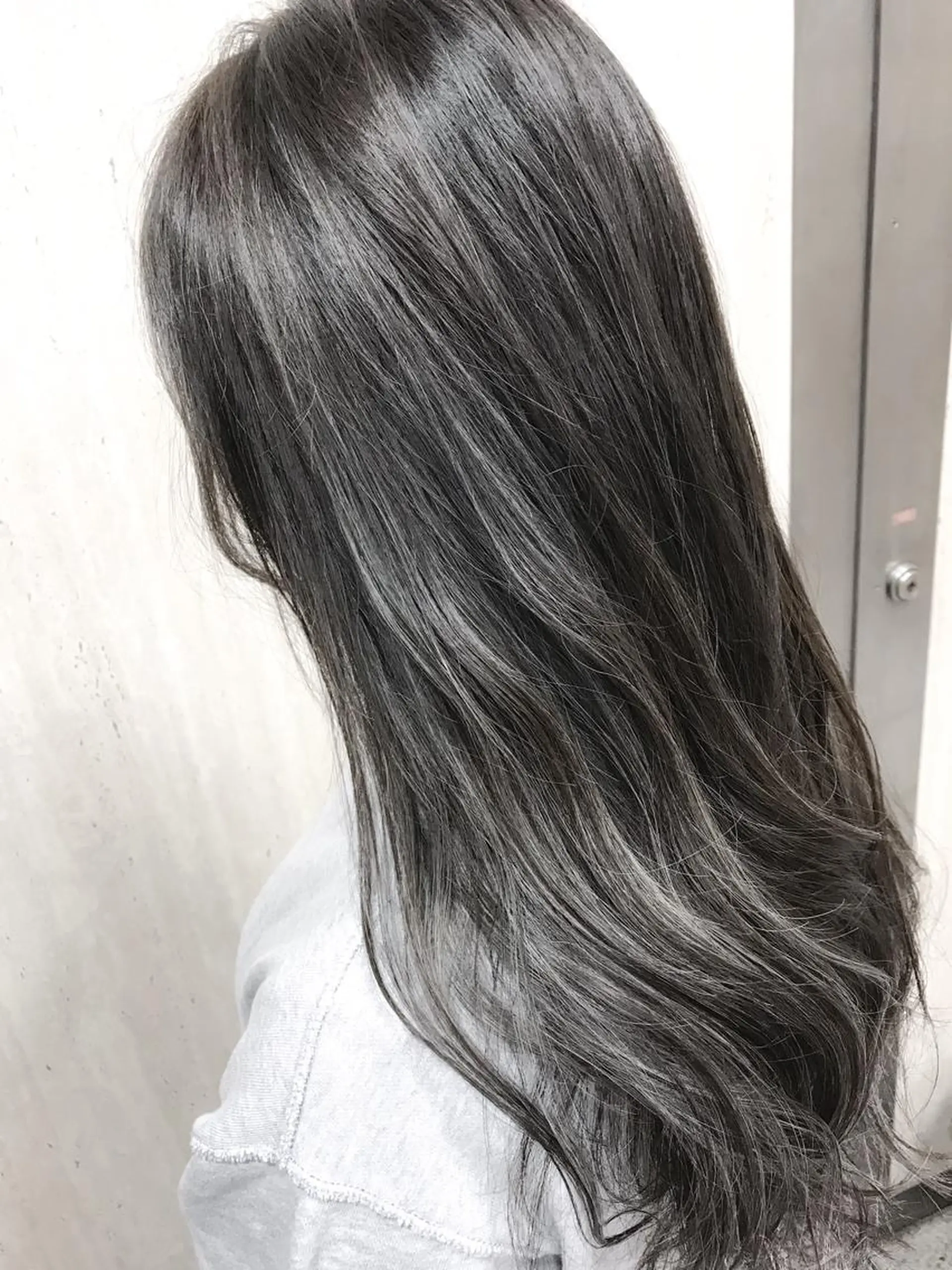 セミロング カラー ハイライトカラー ハイライト ヘアカラー BOX mico.のヘアスタイル