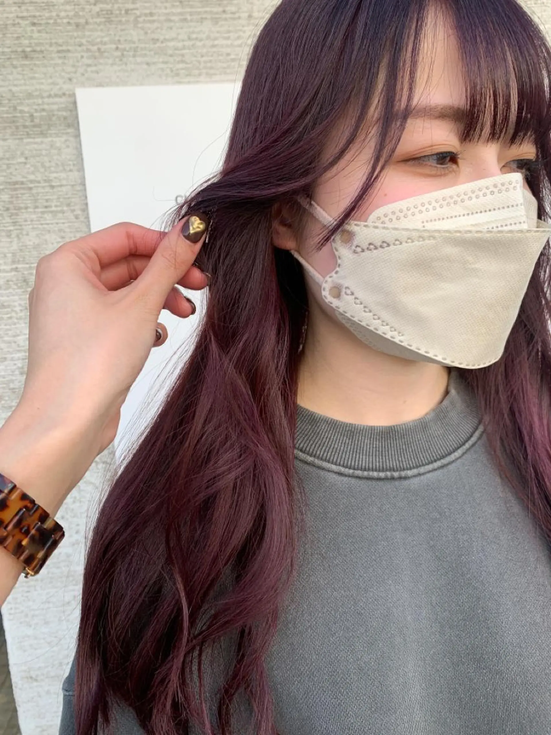 カラー ブリーチ ボルドーカラー ブリーチなしカラー RIO .のヘアスタイル