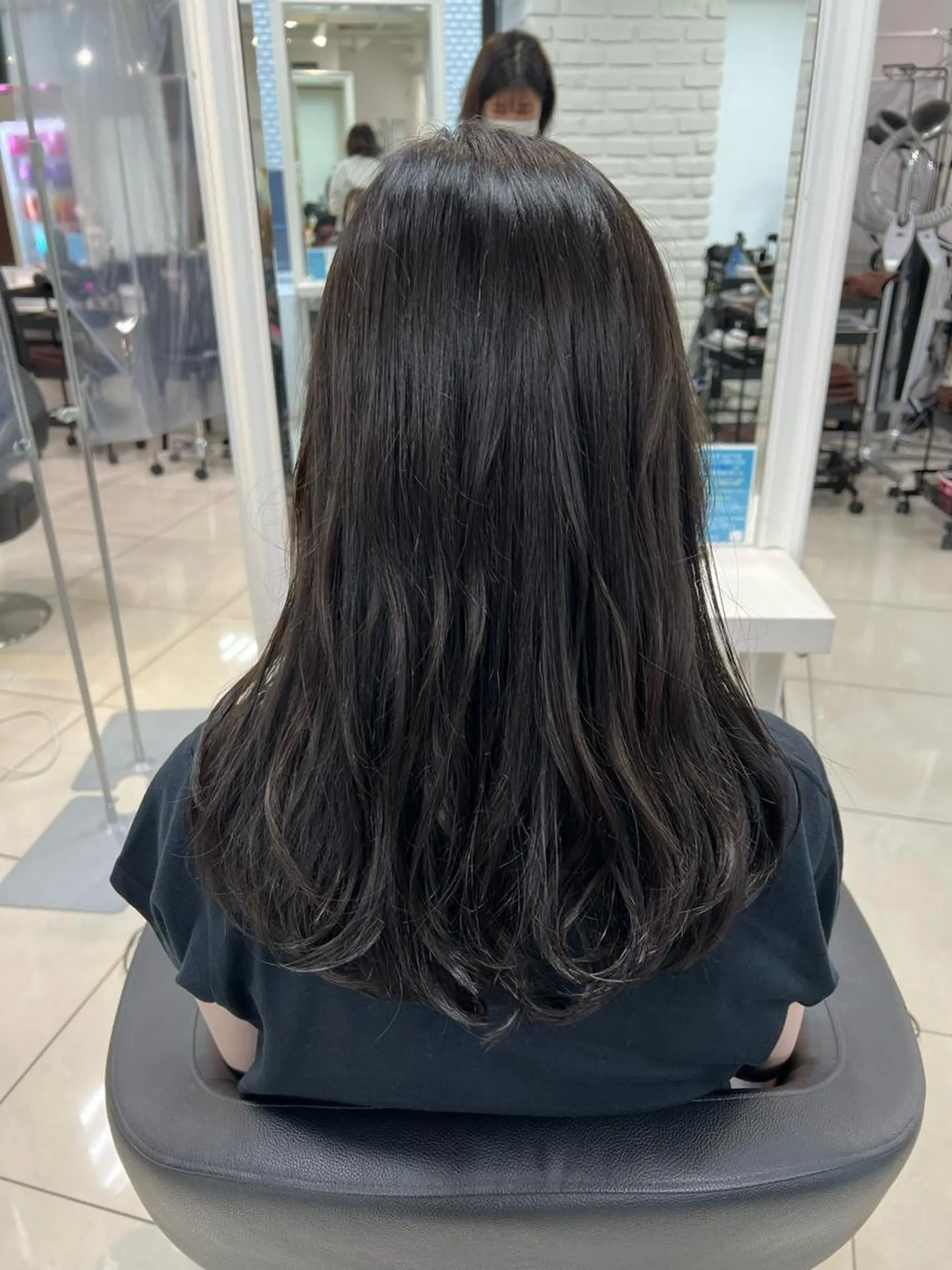 セミロング カラー ヘアカラー トリートメント 【暖色カラー特化】 中山由梨のヘアスタイル