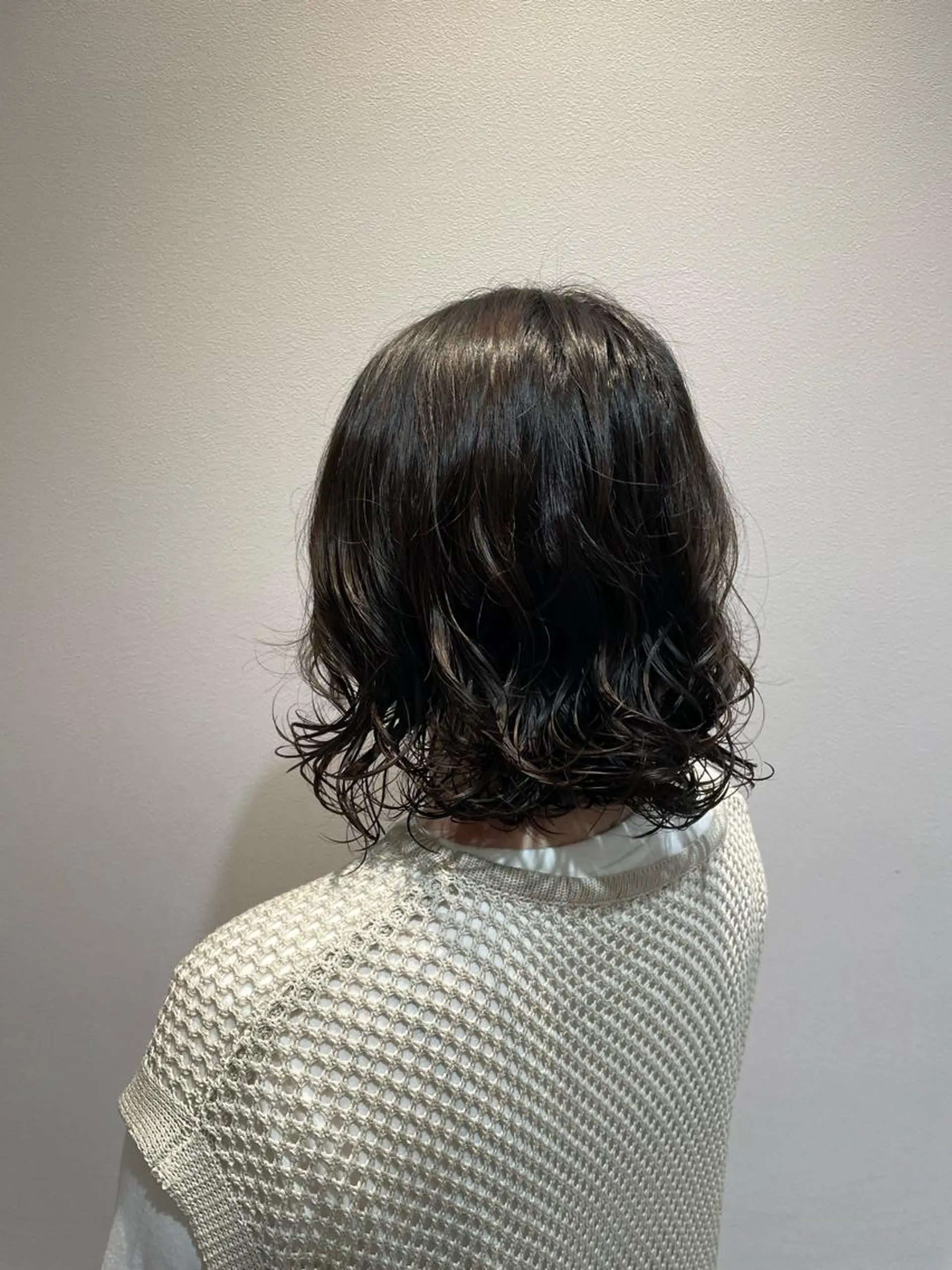 ミディアム カット ヘアカラー パーマ 🌟23時まで営業中 /髪質改善/Ogaのヘアスタイル