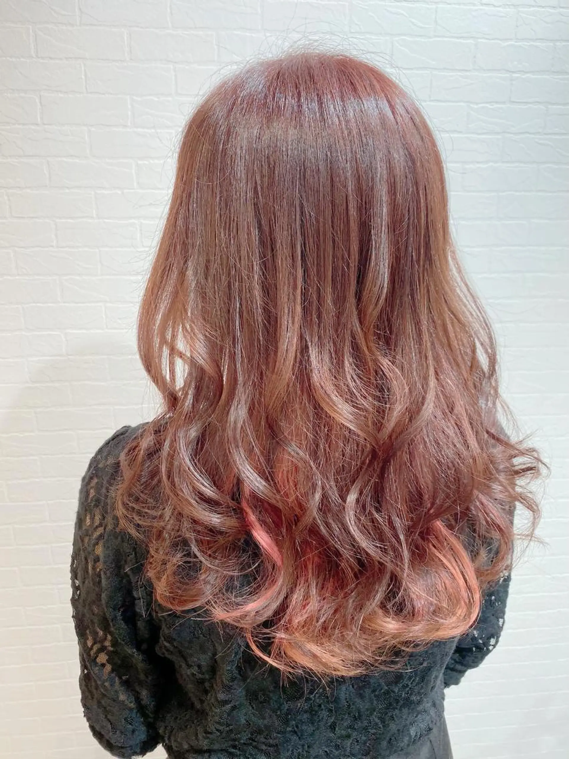 セミロング カラー インナーカラー ピンクカラー GRANLUSSO 〜グランルッソ駅前店所属・木口 嘉美のヘアスタイル