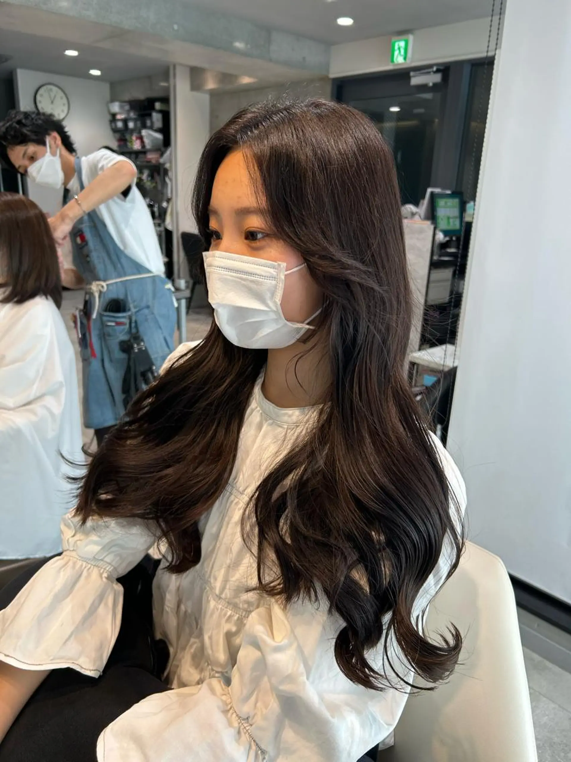 ロング カット まひろ エクステ／ハイトーンのヘアスタイル